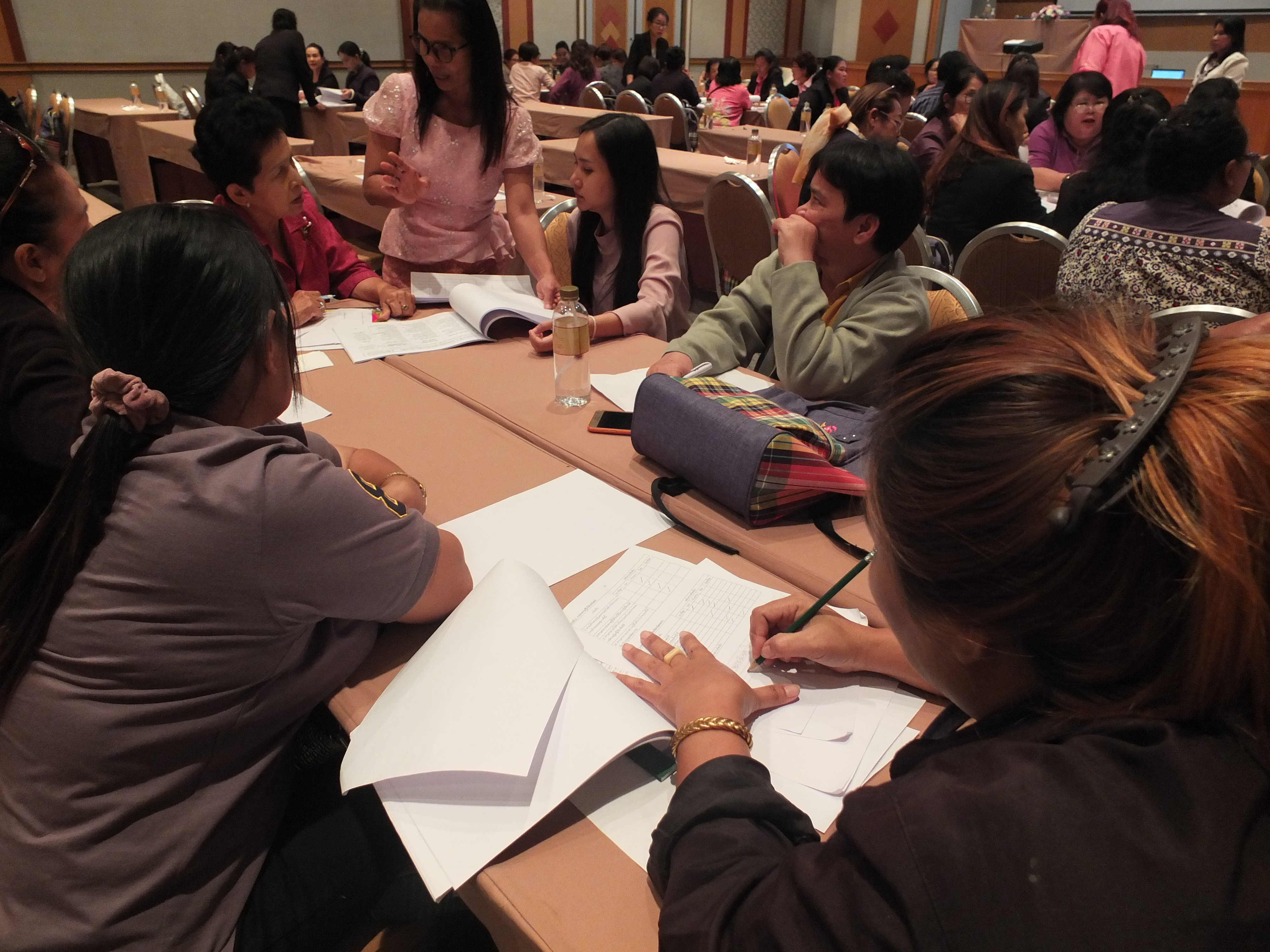 @ปทุมธานี “การประชุมเชิงปฏิบัติการขับเคลื่อนยุทธศาสตร์กองทุนพัฒนาบทบาทสตรีจังหวัดปทุมธานี ประจำปี 2561”