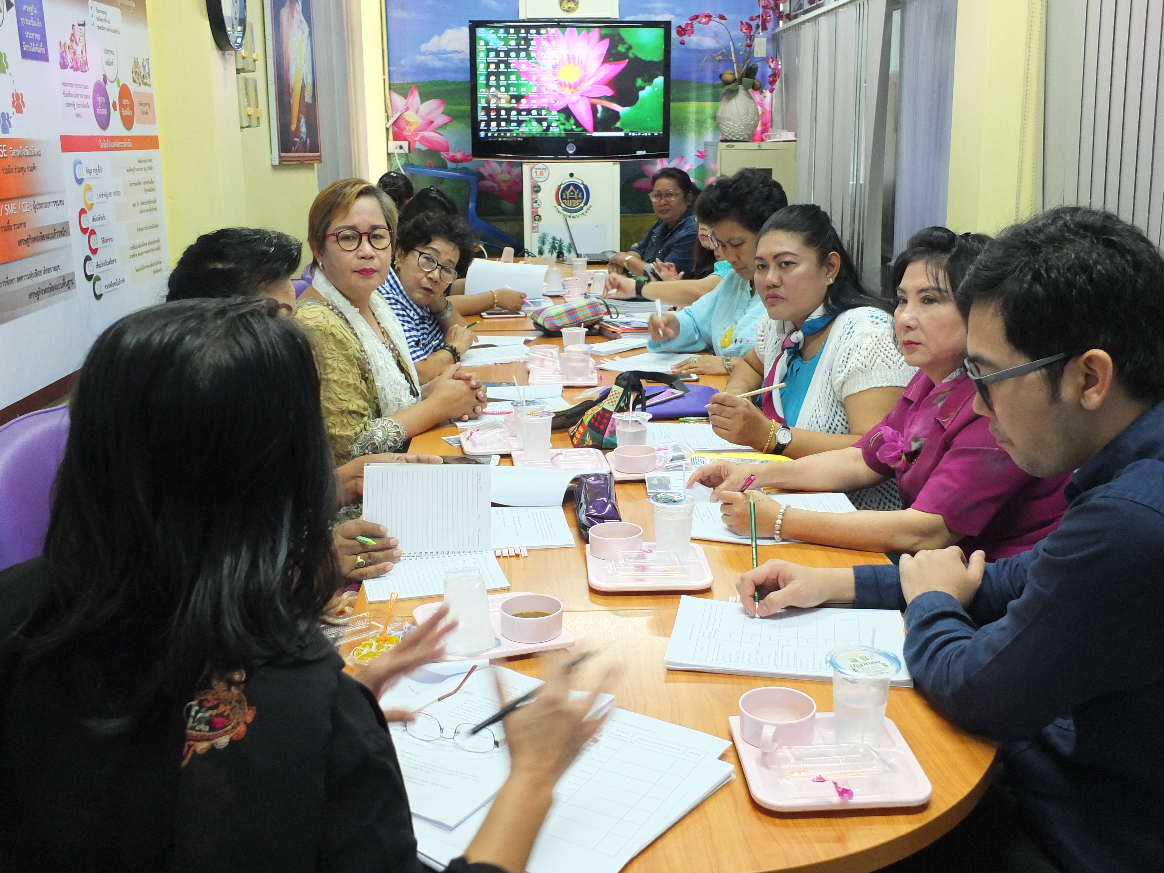 @ปทุมธานี “ประชุมคณะทำงานขับเคลื่อนกองทุนพัฒนาบทบาทสตรีจังหวัดปทุมธานี ครั้งที่ 1/2561”