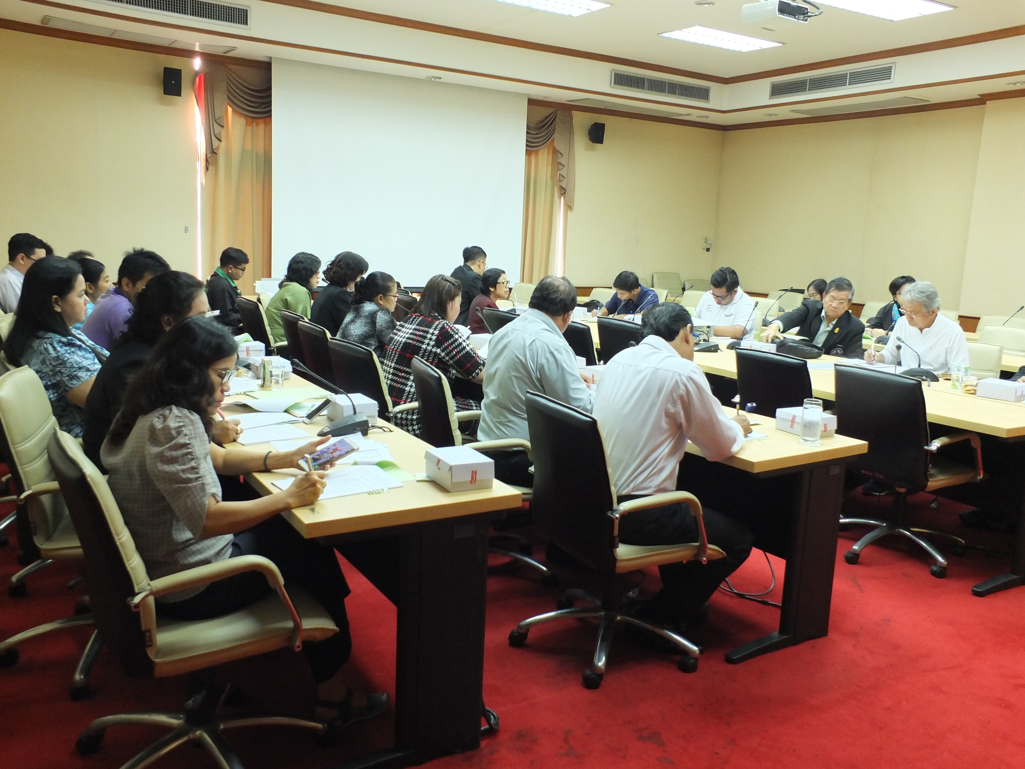 @ปทุมธานี “การประชุมคณะกรรมการประสานและขับเคลื่อนโยบายสานพลังประชารัฐ จังหวัดปทุมธานี”
