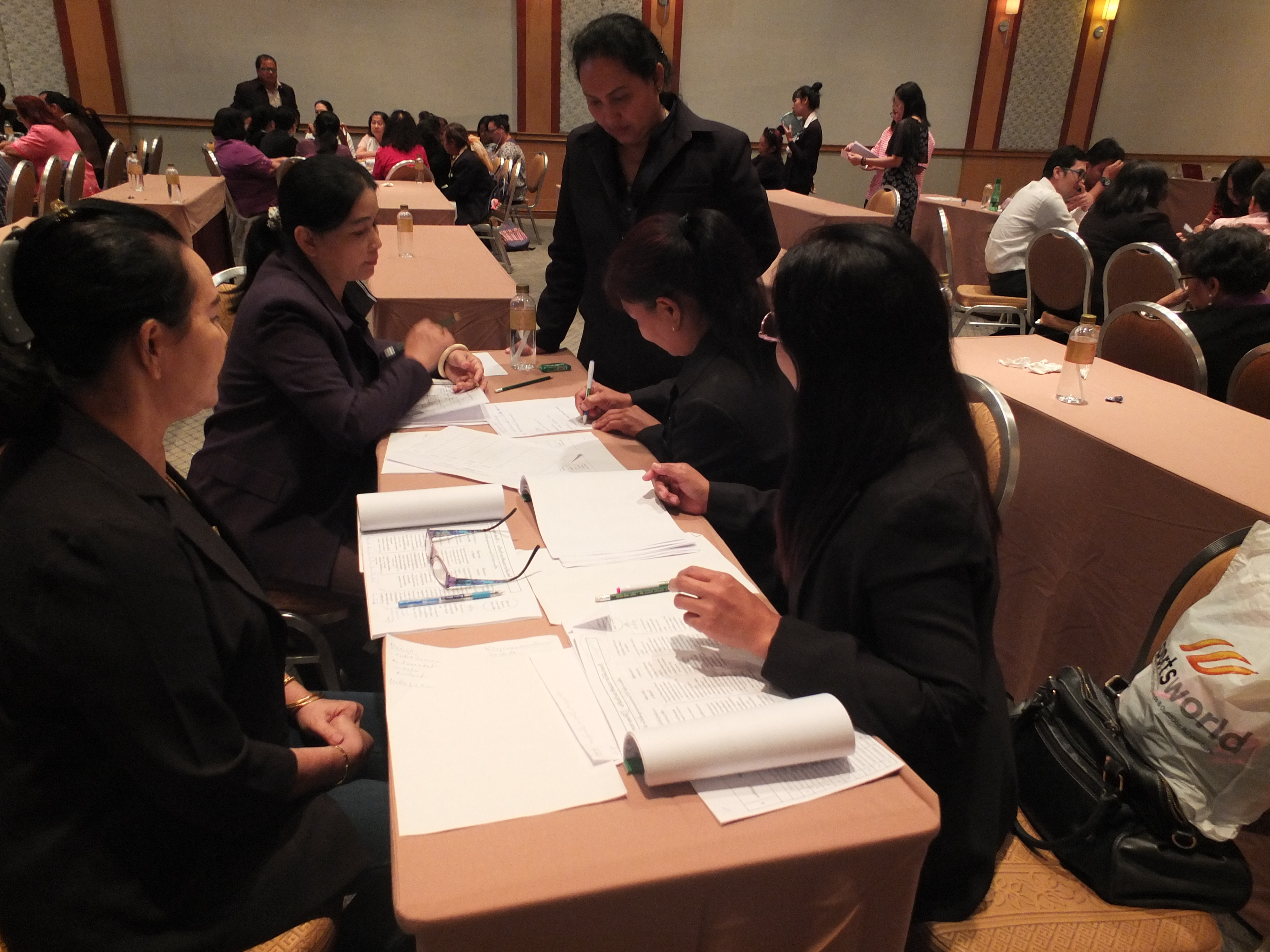 @ปทุมธานี “การประชุมเชิงปฏิบัติการขับเคลื่อนยุทธศาสตร์กองทุนพัฒนาบทบาทสตรีจังหวัดปทุมธานี ประจำปี 2561”