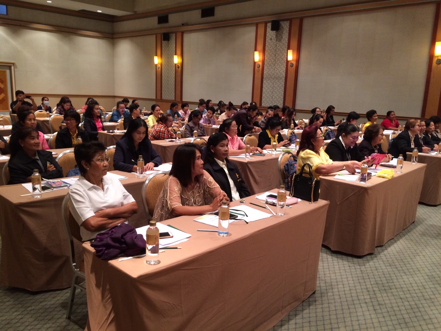 @ปทุมธานี “การประชุมเชิงปฏิบัติการขับเคลื่อนยุทธศาสตร์กองทุนพัฒนาบทบาทสตรีจังหวัดปทุมธานี ประจำปี 2561”