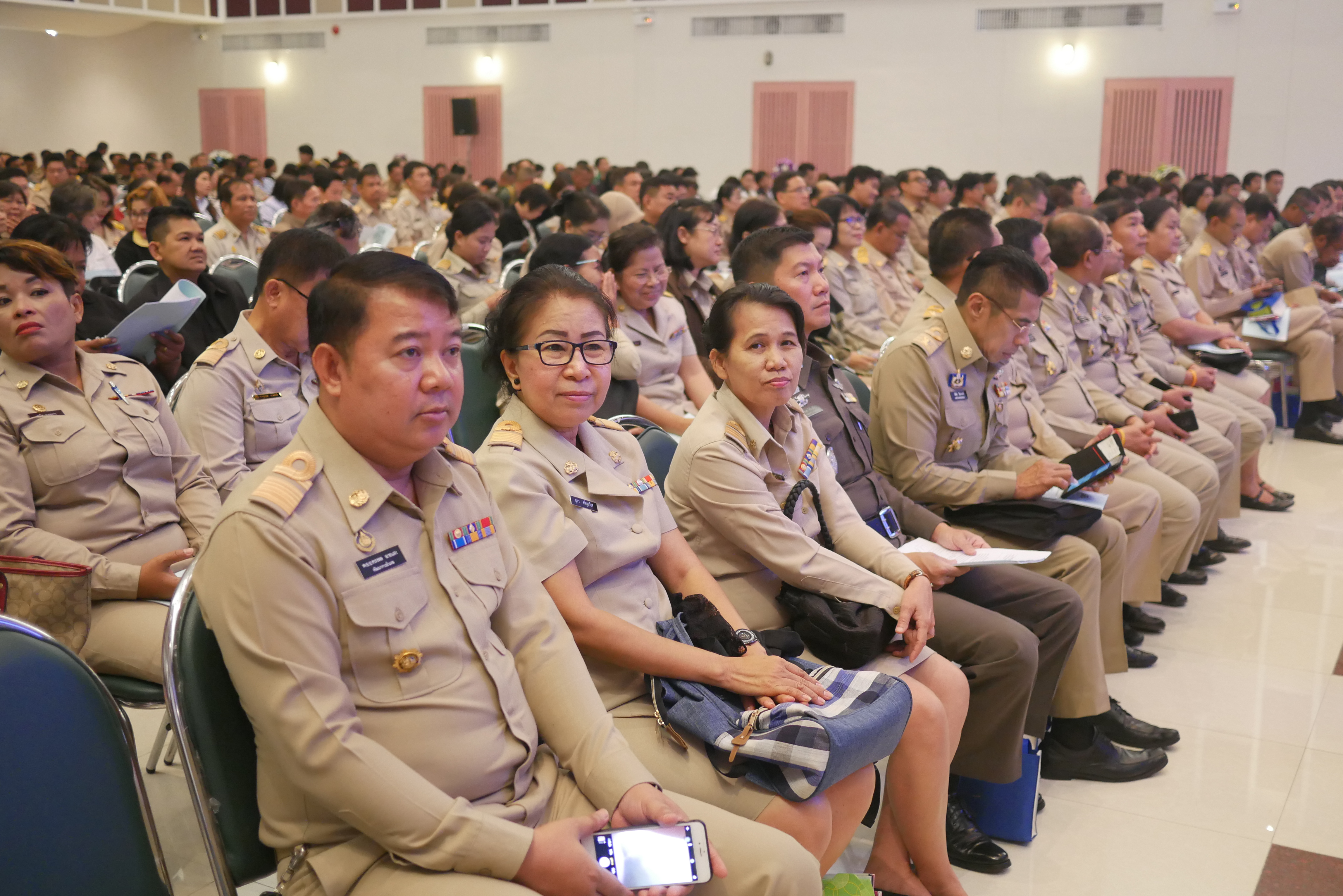 @ปทุมธานี “ประชุมมอบนโยบายและแนวทางการขับเคลื่อนการพัฒนาประเทศตามโครงการไทยนิยม ยั่งยืน จังหวัดประทุมธานี”