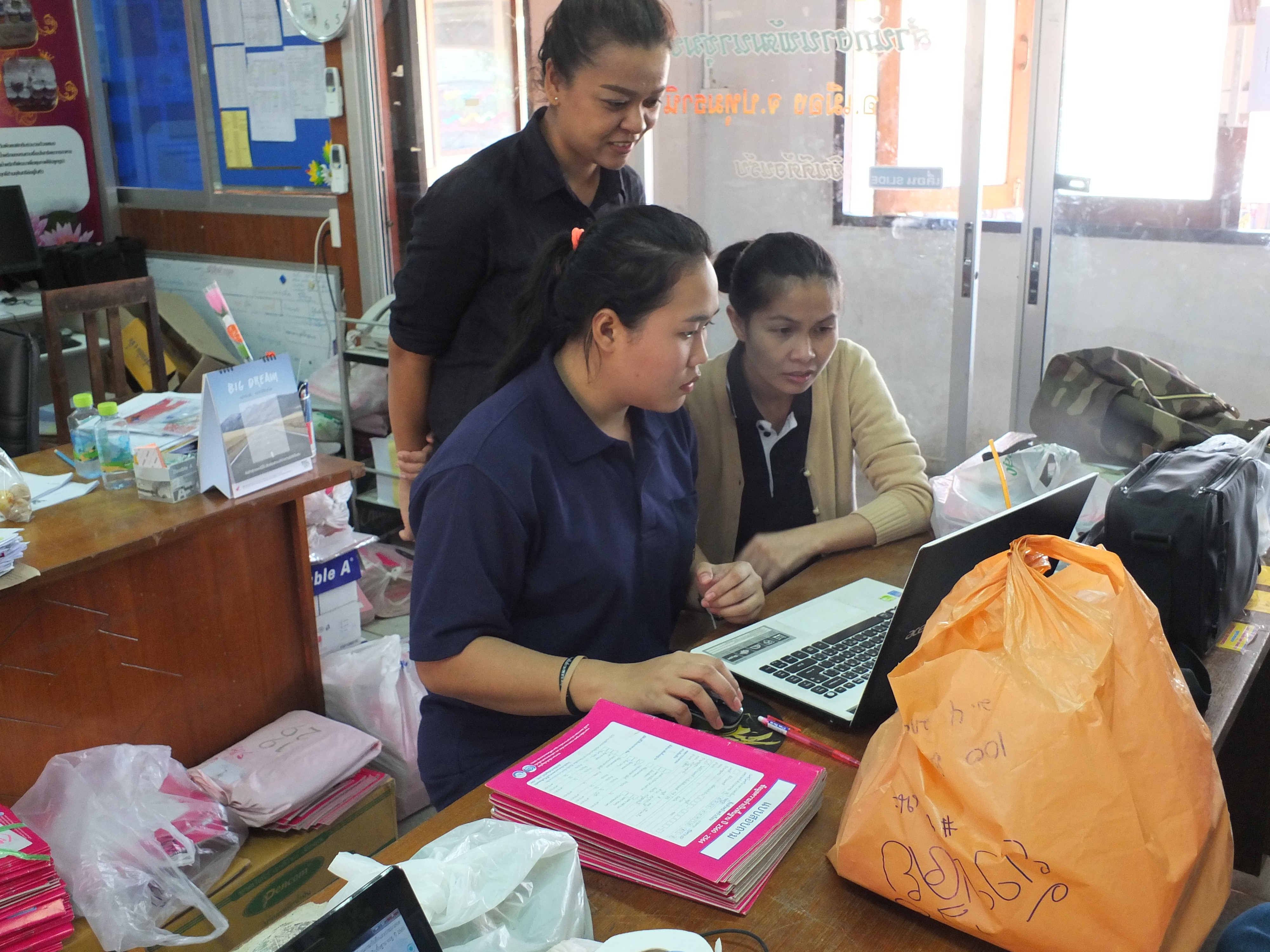 @ปทุมธานี “สำนักงานพัฒนาชุมชนจังหวัดปทุมธานี ดำเนินการตรวจสอบคุณภาพและมาตรฐานการจัดเก็บข้อมูล จปฐ. ปี 2561 อำเภอเมืองปทุมธานี”