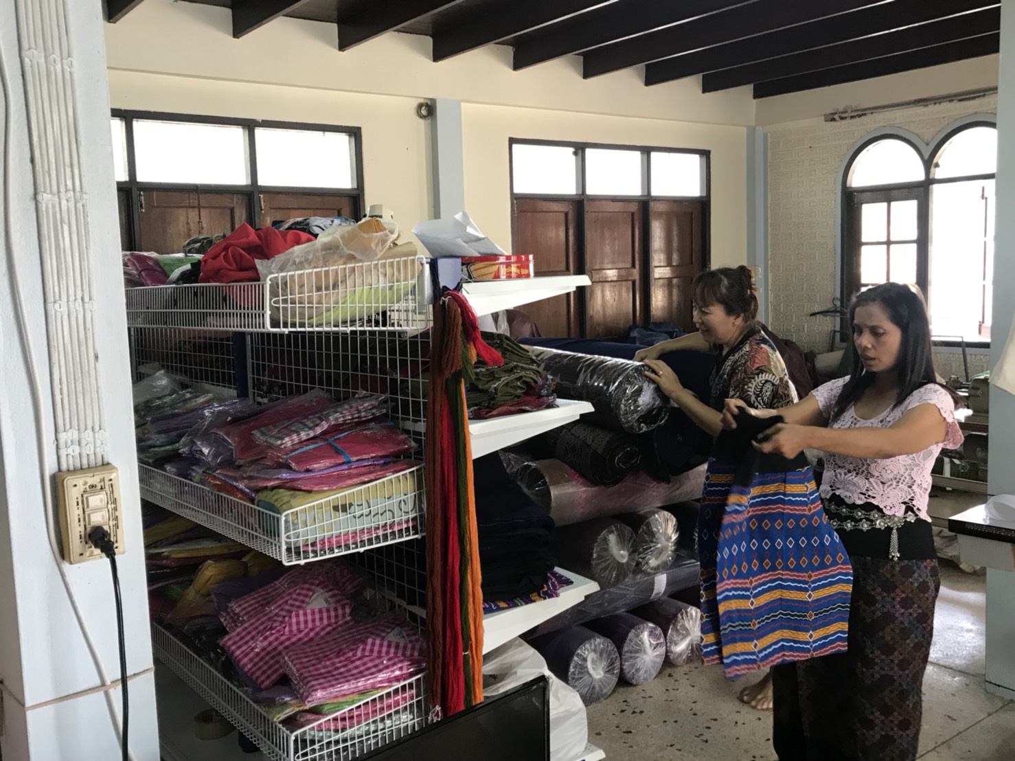 @ปทุมธานี “สำนักงานพัฒนาชุมชนจังหวัดปทุมธานี ติดตามและประเมินผล ให้คำปรึกษาผู้ผลิต ผู้ประกอบการ OTOP กลุ่มปรับตัวสู่การพัฒนา (กลุ่ม D) ก่อนเข้าสู่กระบวนการพัฒนา อำเภอลาดหลุมแก้ว และอำเภอเมืองปทุมธานี”