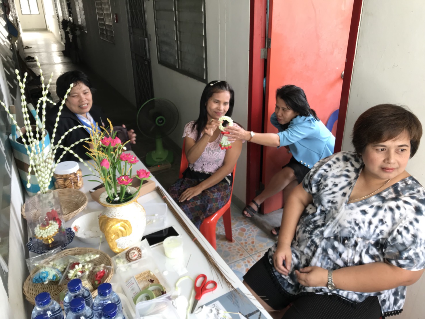 @ปทุมธานี “สำนักงานพัฒนาชุมชนจังหวัดปทุมธานี ติดตามและประเมินผล ให้คำปรึกษาผู้ผลิต ผู้ประกอบการ OTOP กลุ่มปรับตัวสู่การพัฒนา (กลุ่ม D) ก่อนเข้าสู่กระบวนการพัฒนา อำเภอลาดหลุมแก้ว และอำเภอเมืองปทุมธานี”
