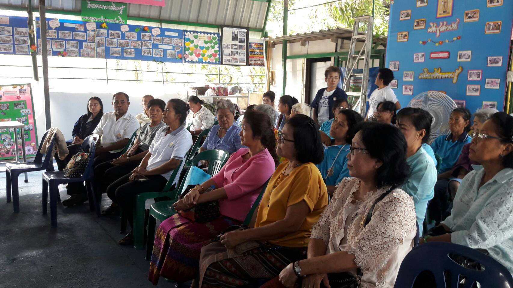 @ปทุมธานี “สำนักงานพัฒนาชุมชนจังหวัดปทุมธานี ร่วมกิจกรรมการดำเนินโครงการพลังเครือข่ายขับเคลื่อนสัมมาชีพชุมชนเคลื่อนที่ : CDD Mobile กลุ่มแปรรูปสมุนไพรบ้านต้นโพธิ์”