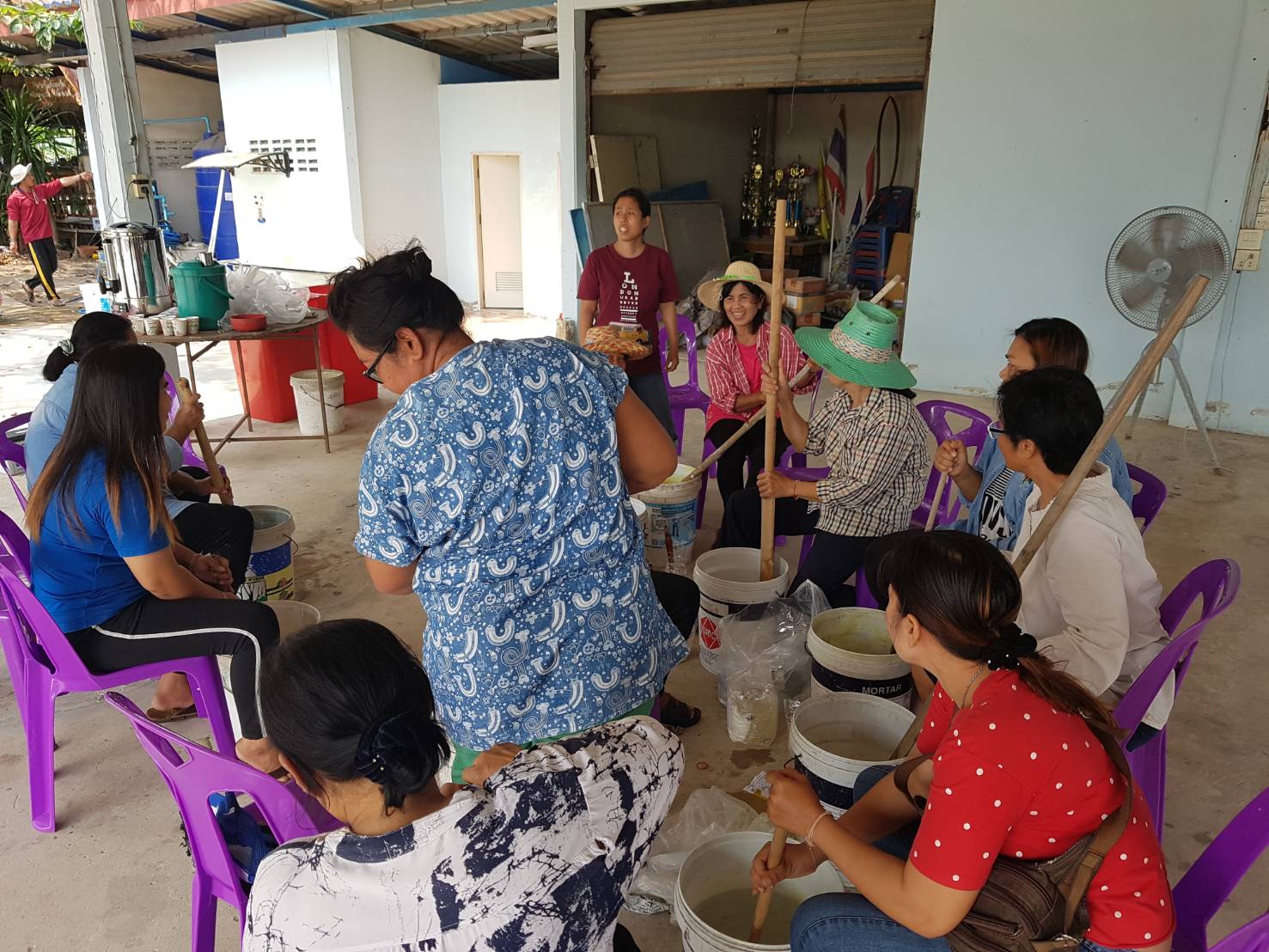 @ปทุมธานี “สำนักงานพัฒนาชุมชนอำเภอหนองเสือ จ.ปทุมธานี ดำเนินโครงการขยายผลสัมมาชีพชุมชน ณ บ้านเกาะแขม ม.2 ต.นพรัตน์ “