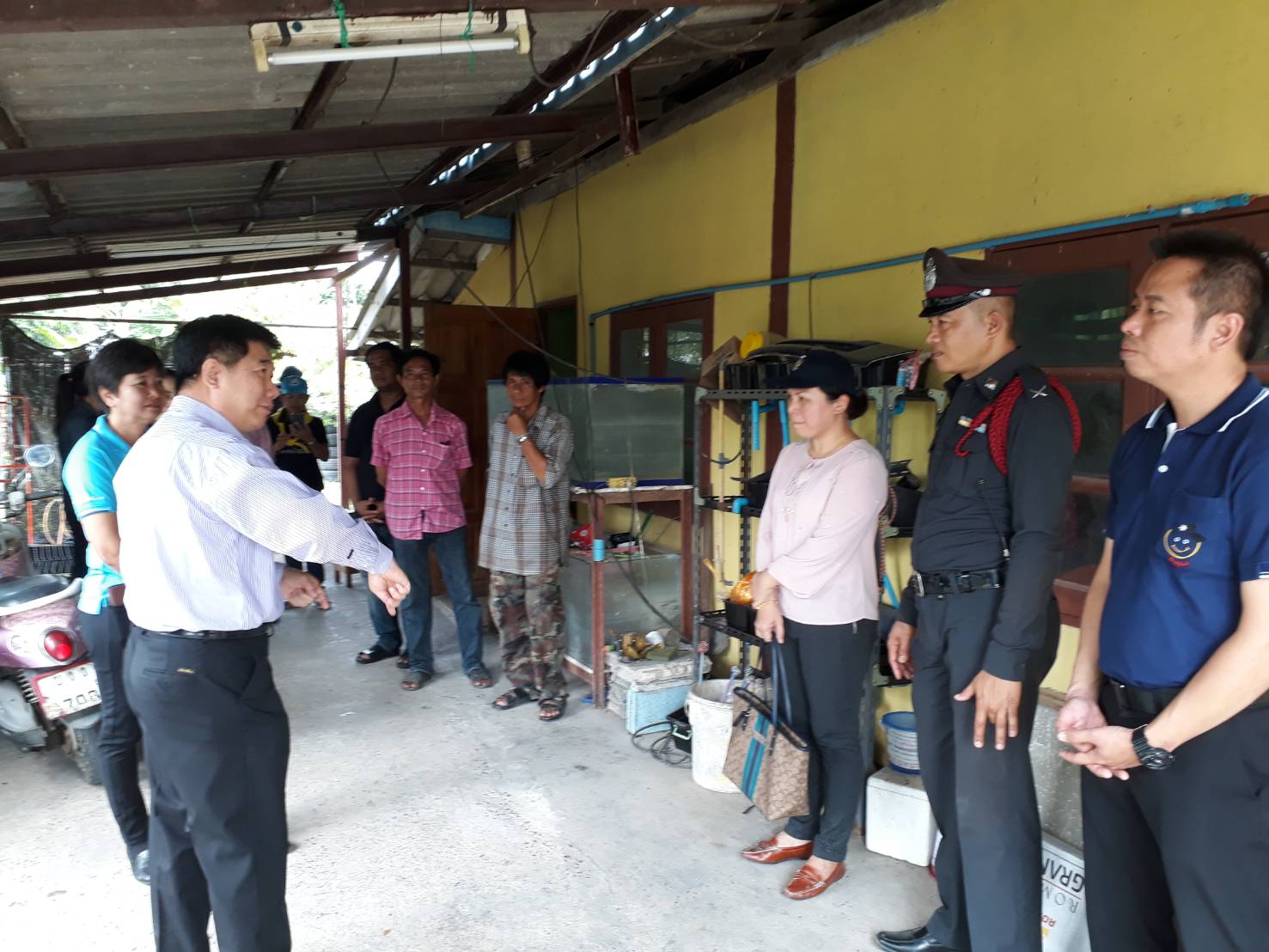 @ปทุมธานี “นายปรีชา กิตติสัตยกุล ผู้ตรวจราชการกรมการพัฒนาชุมชน เยี่ยมครัวเรือนเป้าหมาย ตามโครงการไทยนิยม ยั่งยืน ตำบลคลองห้า อำเภอคลองหลวง จังหวัดปทุมธานี”