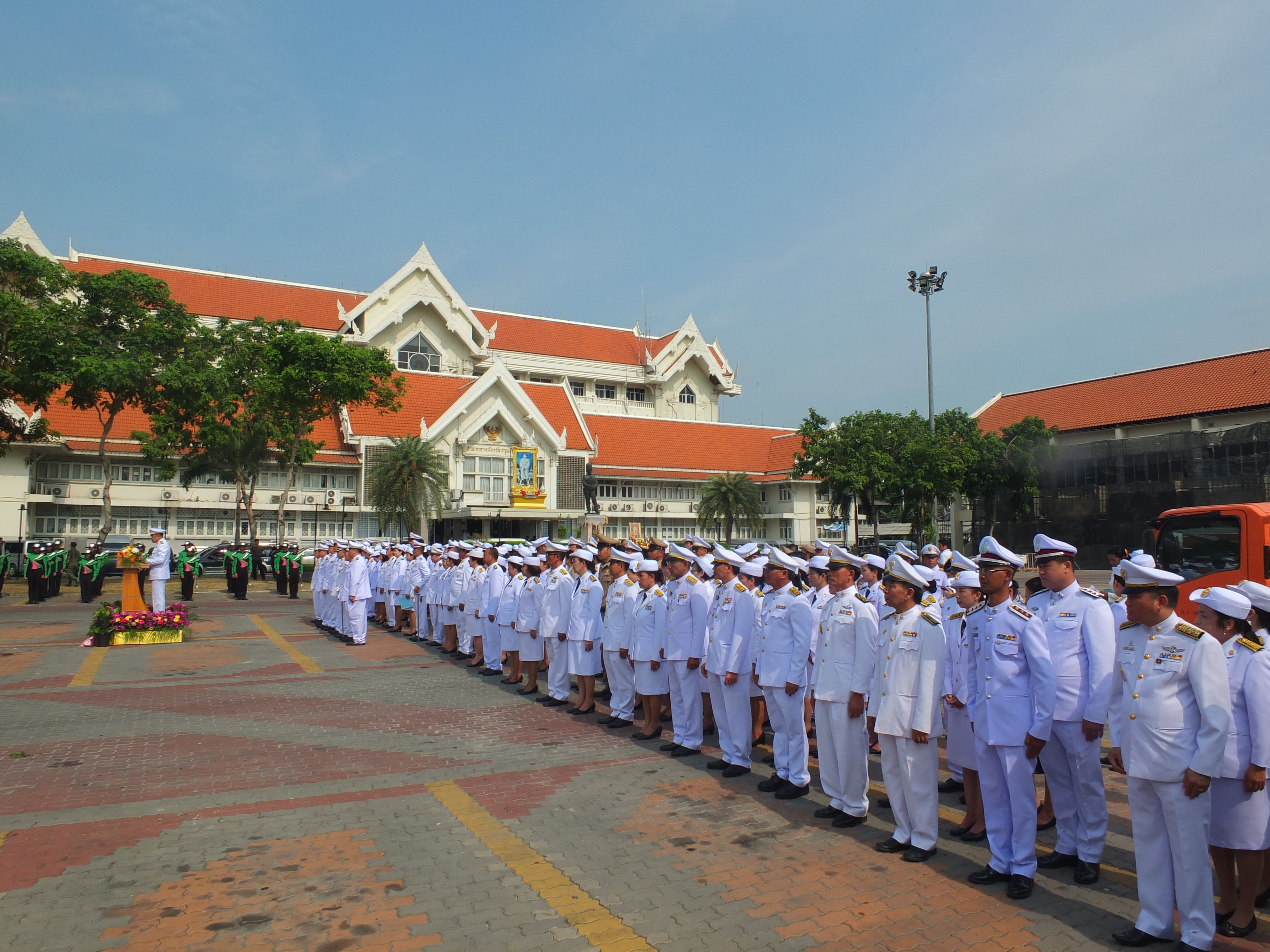 @ปทุมธานี “สำนักงานพัฒนาชุมชนจังหวัดปทุมธานี ร่วมพิธีวางพวงมาลาถวายราชสักการะ เนื่องในวันคล้ายวันสวรรคตสมเด็จพระนเรศวรมหาราช”