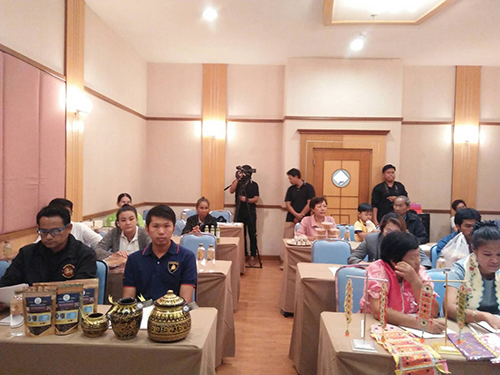 @ปทุมธานี “สำนักงานพัฒนาชุมชนจังหวัดปทุมธานี ดำเนินโครงการส่งเสริมพัฒนาผลิตภัณฑ์ชุมชนประชาคมอาเซียน”