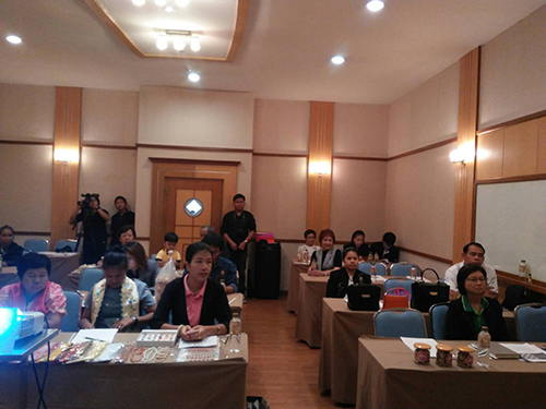 @ปทุมธานี “สำนักงานพัฒนาชุมชนจังหวัดปทุมธานี ดำเนินโครงการส่งเสริมพัฒนาผลิตภัณฑ์ชุมชนประชาคมอาเซียน”