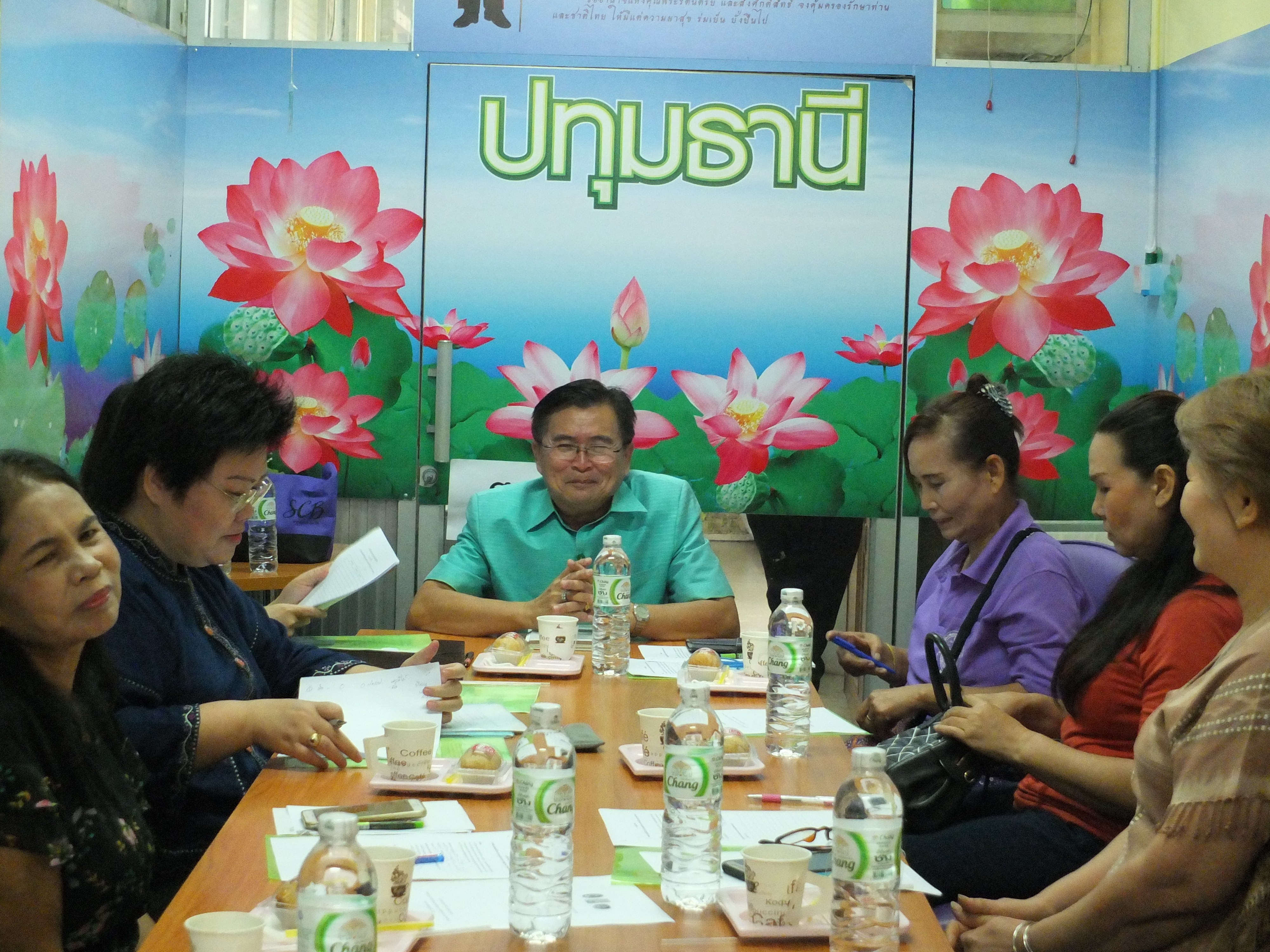 @ปทุมธานี “สำนักงานพัฒนาชุมชนจังหวัดปทุมธานี ประชุมผู้ประกอบการ เรื่อง ผ้าทอและการแปรรูป”
