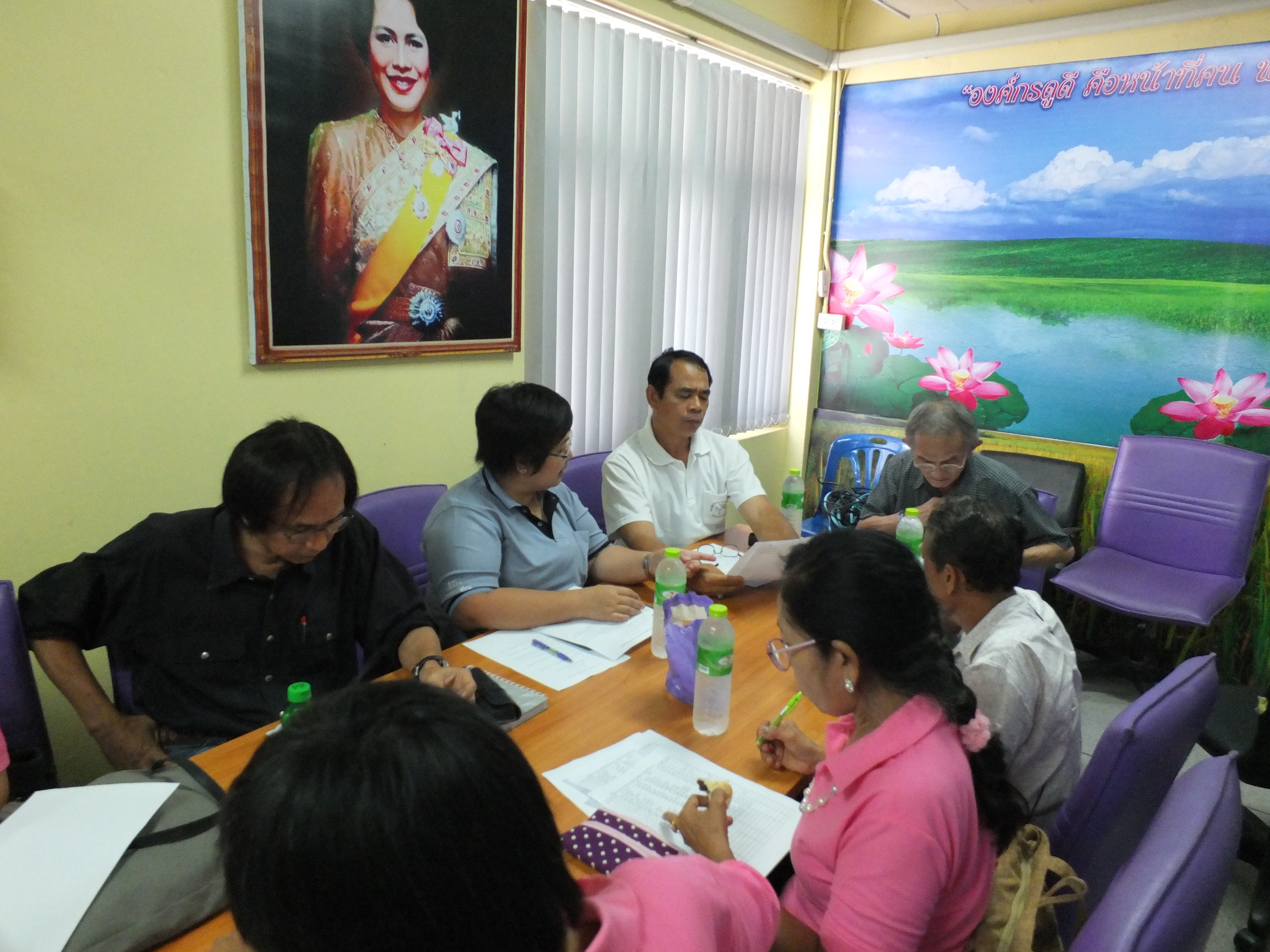 @ปทุมธานี “สำนักงานชุมชนจังหวัดปทุมธานี ประชุมผู้ประกอบการ OTOP ร่วมงาน MidYear 2018”