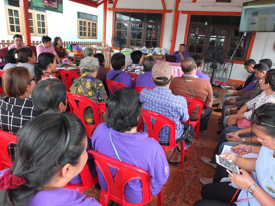 ผู้ตรวจราชการกรมการพัฒนาชุมชน เขตตรวจราชการที่ 1 พร้อมคณะ ลงพื้นที่ตรวจติดตามและคัดเลือกหมู่บ้านสารสนเทศชุมชนเพื่อการพัฒนาคุณภาพชีวิต ม.9 ต.บึงคอไห อ.ลำลูกกา จ.ปทุมธานี