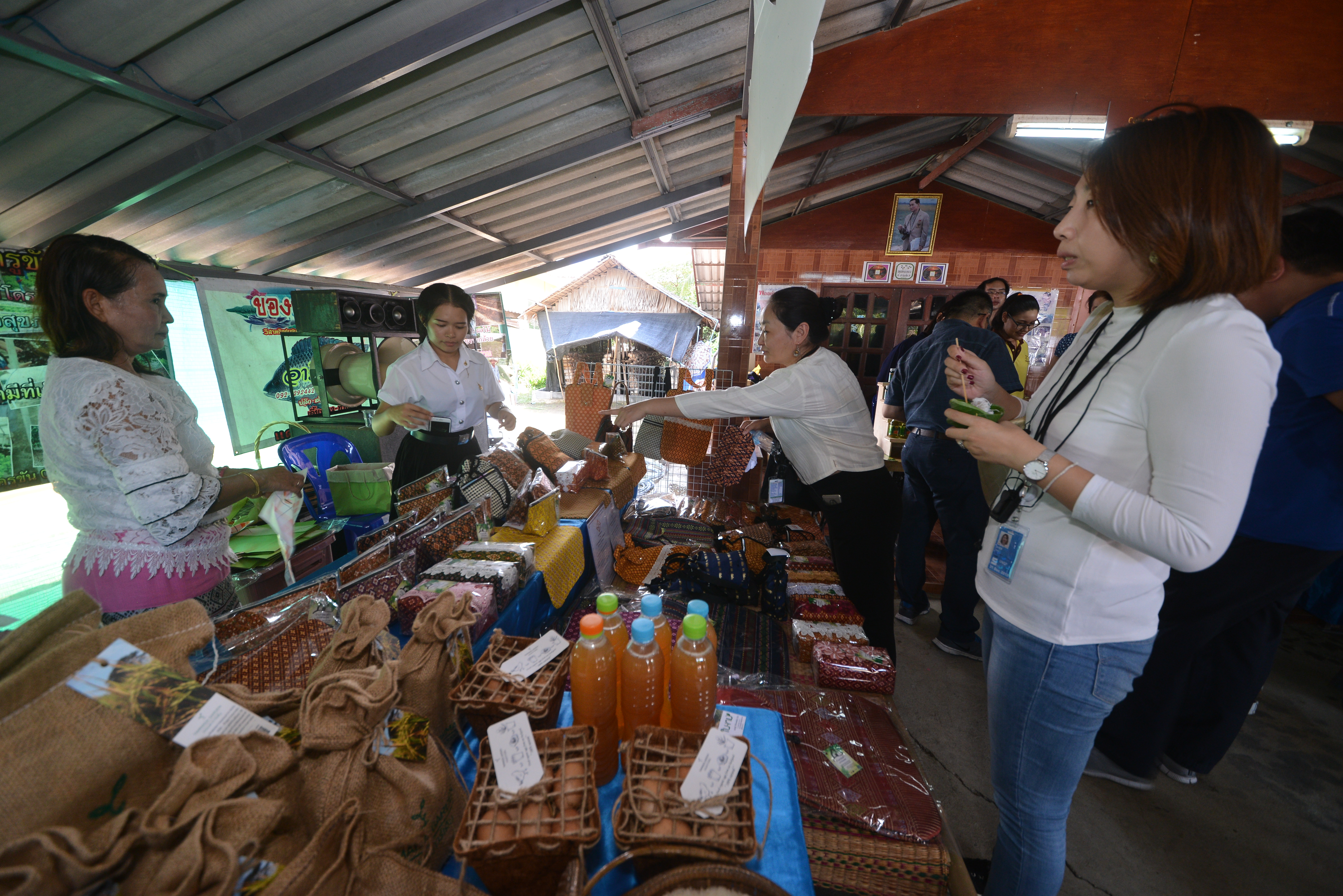 @ปทุมธานี “อธิบดีกรมความร่วมมือระหว่างประเทศ กระทรวงต่างประเทศ นำคณะผู้แทนสมาชิก ESCAP เข้าศึกษาดูงาน ศูนย์เรียนรู้สัมมาชีพชุมชนตามหลักปรัชญาเศรษฐกิจพอเพียง “