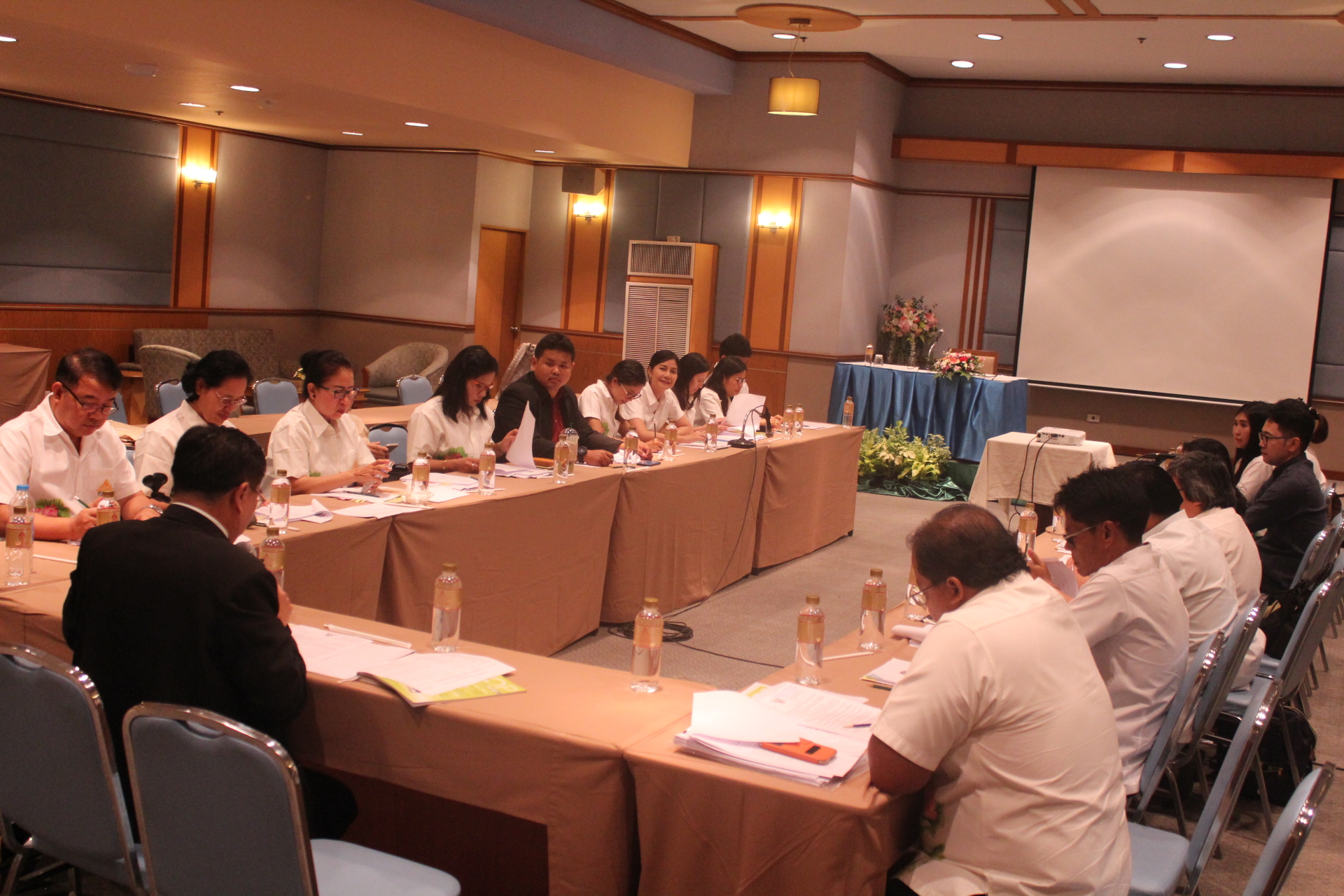 @ปทุมธานี “สำนักงานพัฒนาชุมชนจังหวัดปทุมธานี ประชุมหัวหน้ากลุ่มงาน/ฝ่าย พัฒนาการอำเภอ ประจำเดือนมิถุนายน 2561″