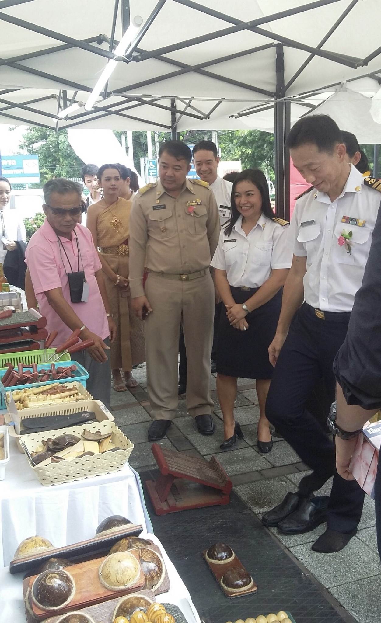 @ปทุมธานี “สพจ.ปทุมธานี ร่วมพิธีเปิดงาน MRT MARKET รฟม. ชวนช็อป OTOP เมืองปทุมฯ”