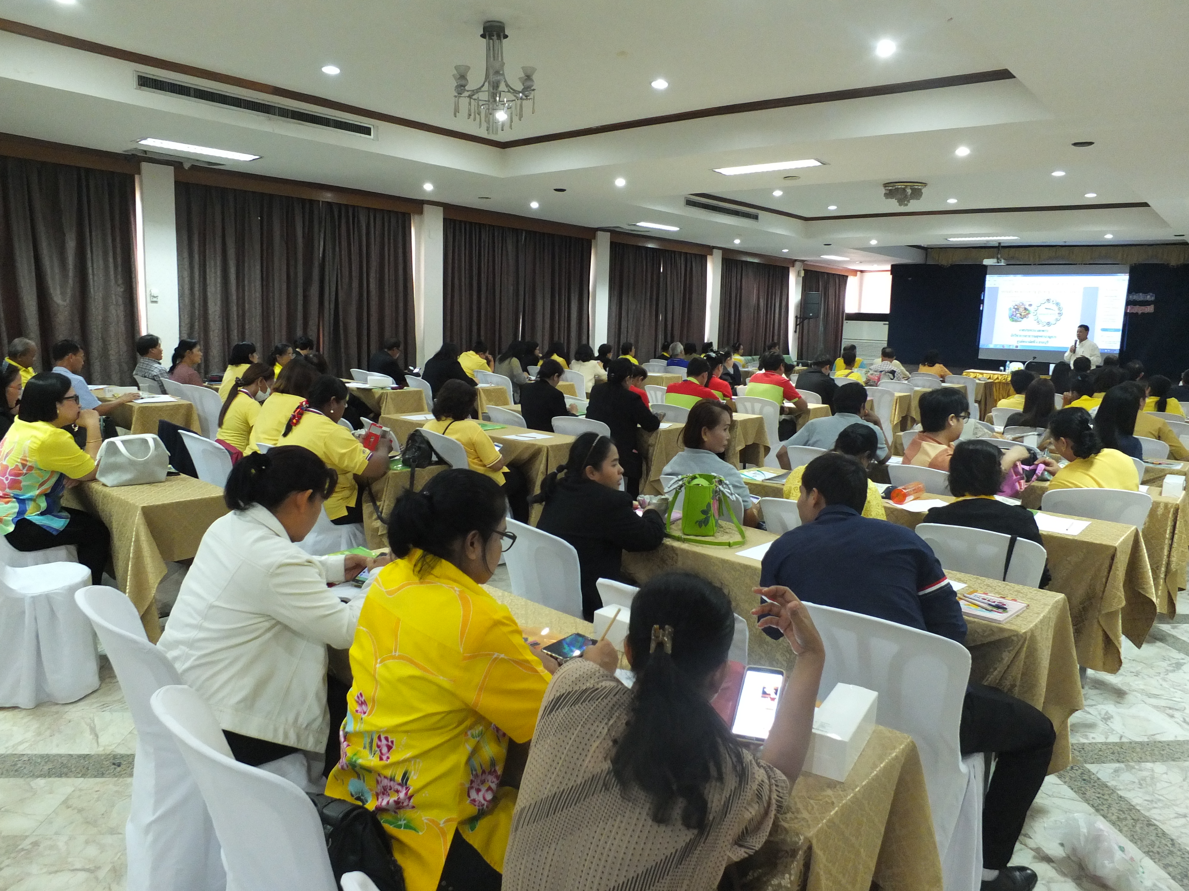 @ปทุมธานี “สพจ.ปทุมธานี ร่วมอบรมหลักสูตรผู้บริหารจัดการตลาดประชารัฐ Chief Marketing Officer (COM)