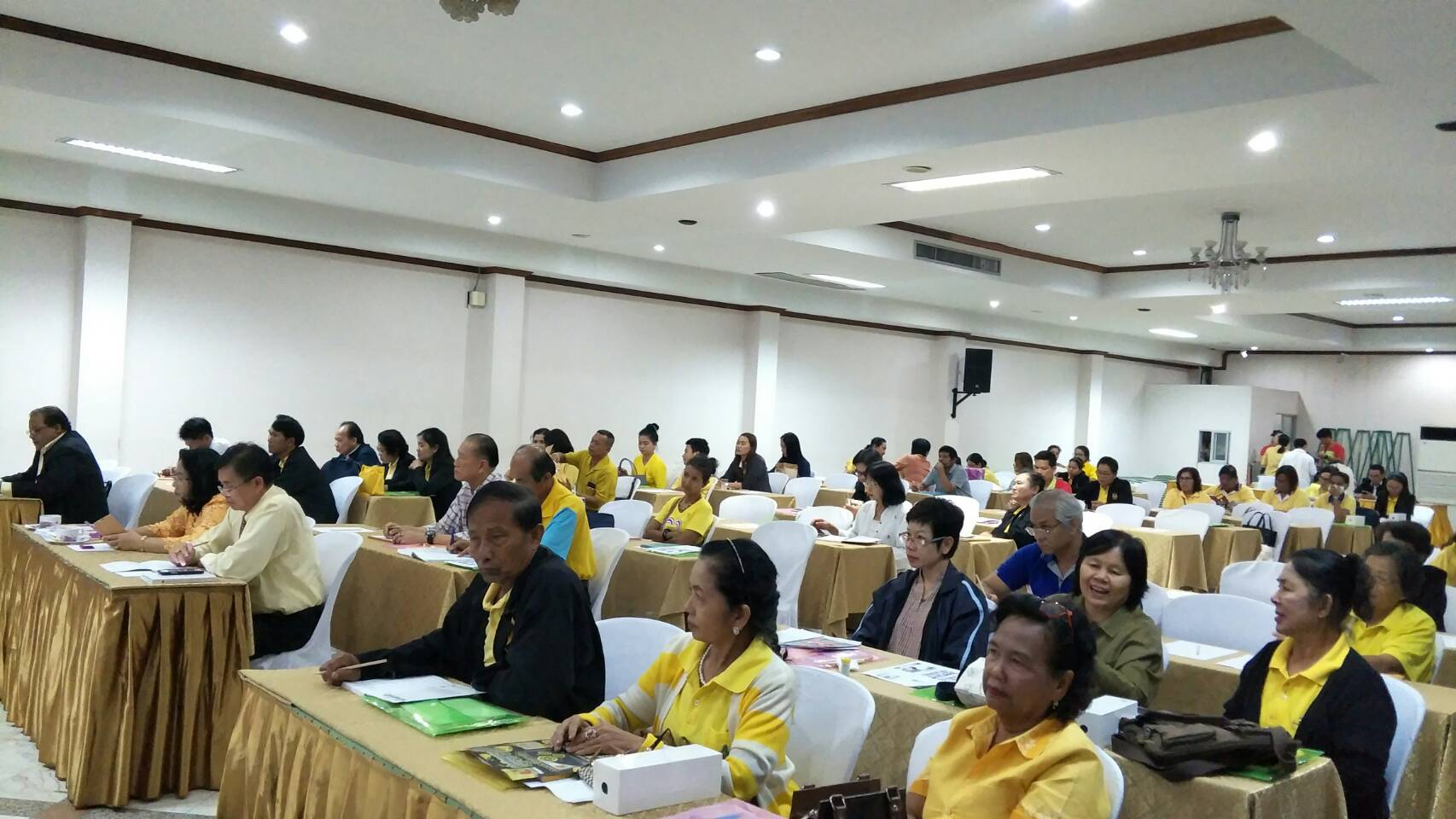 @ปทุมธานี “สพจ.ปทุมธานี ร่วมอบรมหลักสูตรผู้บริหารจัดการตลาดประชารัฐ Chief Marketing Officer (COM)