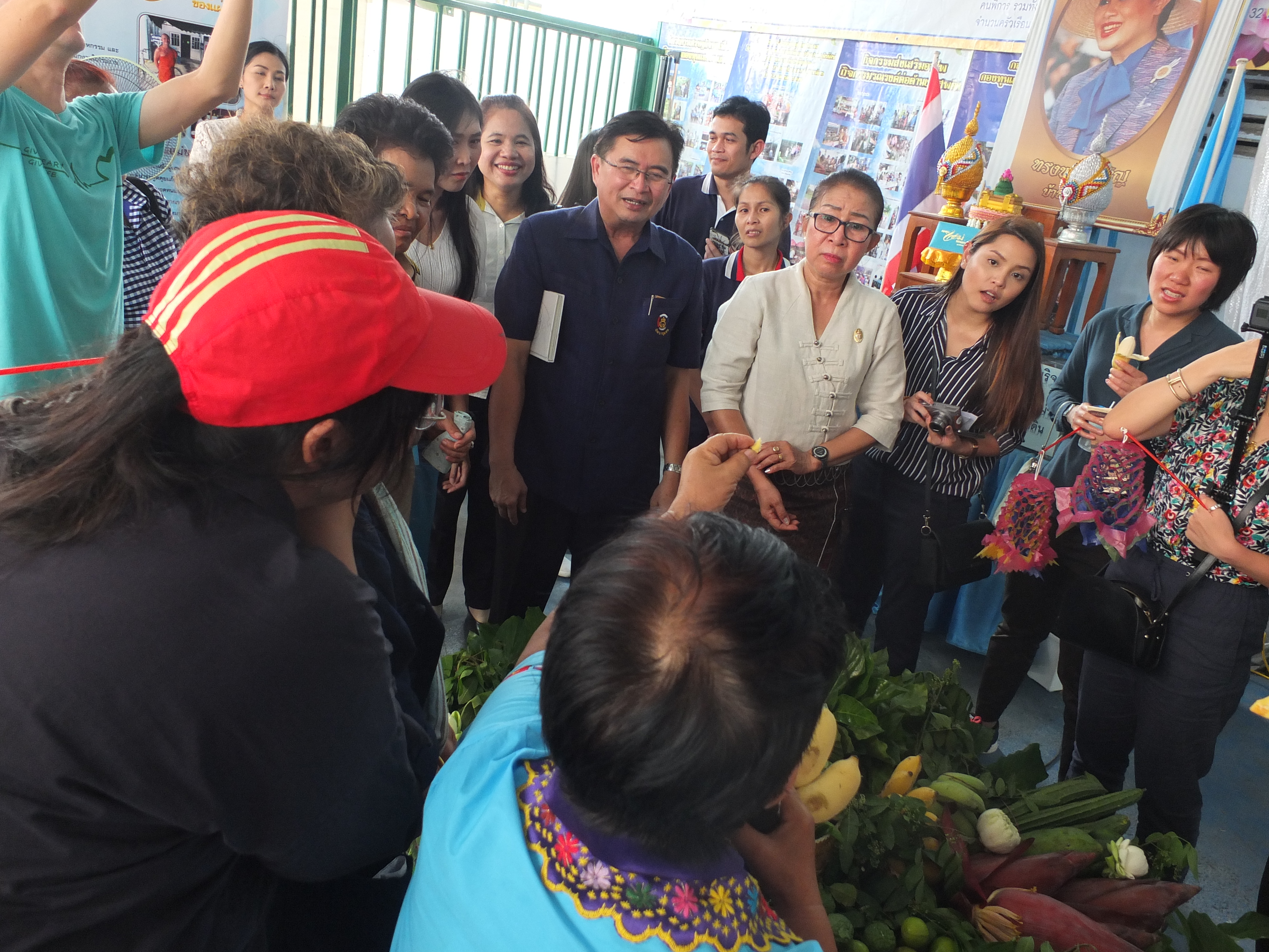 @ปทุมธานี “ผู้ตรวจกรมการพัฒนาชุมชน พร้อมคณะกรรมการการประกวดชุมชนท่องเที่ยว OTOP นวัตวิถีต้นแบบ ลงพื้นที่ประเมินคัดเลือกชุมชนท่องเที่ยว OTOP นวัติวิถีต้นแบบ จ.ปทุมธานี”
