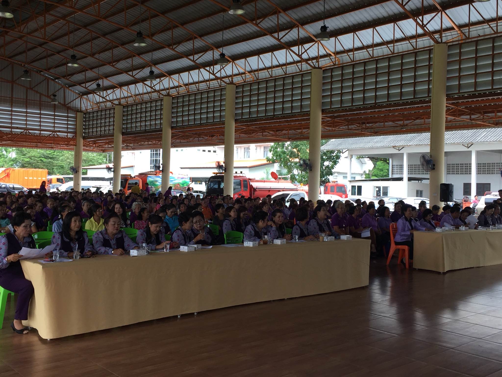 @ปทุมธานี “สพจ.ปทุมธานี ดำเนินโครงการอบรมเชิงปฏิบัติการให้ความรู้เสริมสร้างอาชีพและพัฒนาคุณภาพชีวิตอย่างยั่งยืนให้กับคณะกรรมการสมาคมฯ สมาชิกสมาคมผู้นำสตรีพัฒนาชุม จ.ปทุมธานี”