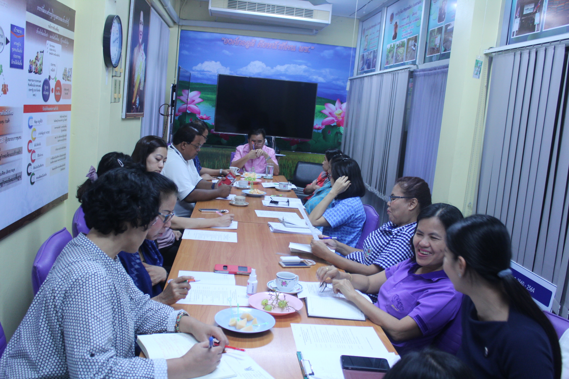 @ปทุมธานี “สพจ.ปทุมธานี ประชุมเพื่อวางแผนและติดตามการทำงานของสำนักงานพัฒนาชุมชนจังหวัดปทุมธานี”