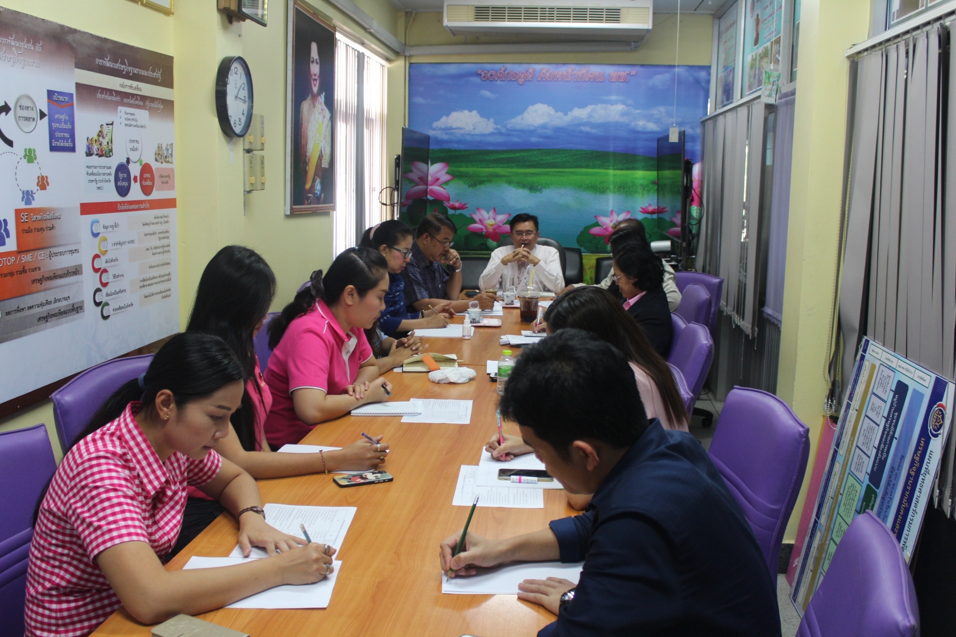@ปทุมธานี “สพจ.ปทุมธานี ประชุมเพื่อวางแผนและติดตามการทำงาน ประจำเดือนธันวาคม 2561”