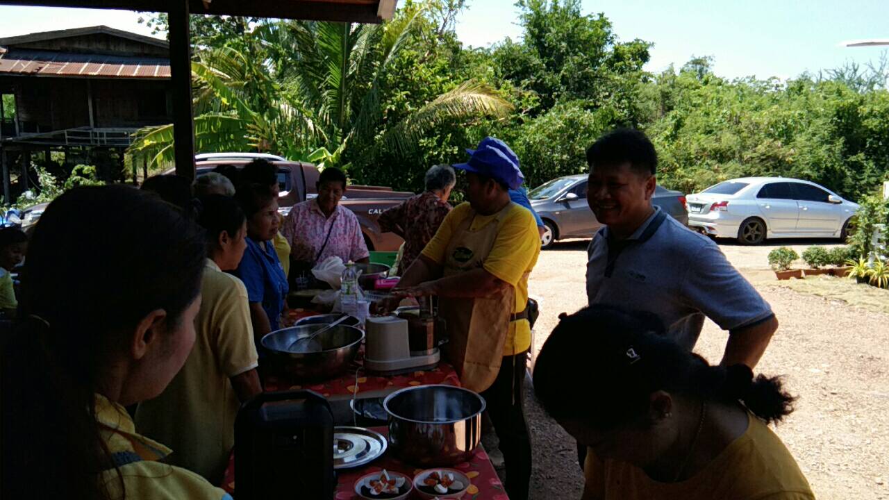 @ปทุมธานี “สพอ.ลาดหลุมแก้ว ดำเนินกิจกรรมสาธิตการฝึกอาชีพและสอนทำบัญชีครัวเรือน บ้านคลองบางหลวง ม.6 ต.คูบางหลวง”