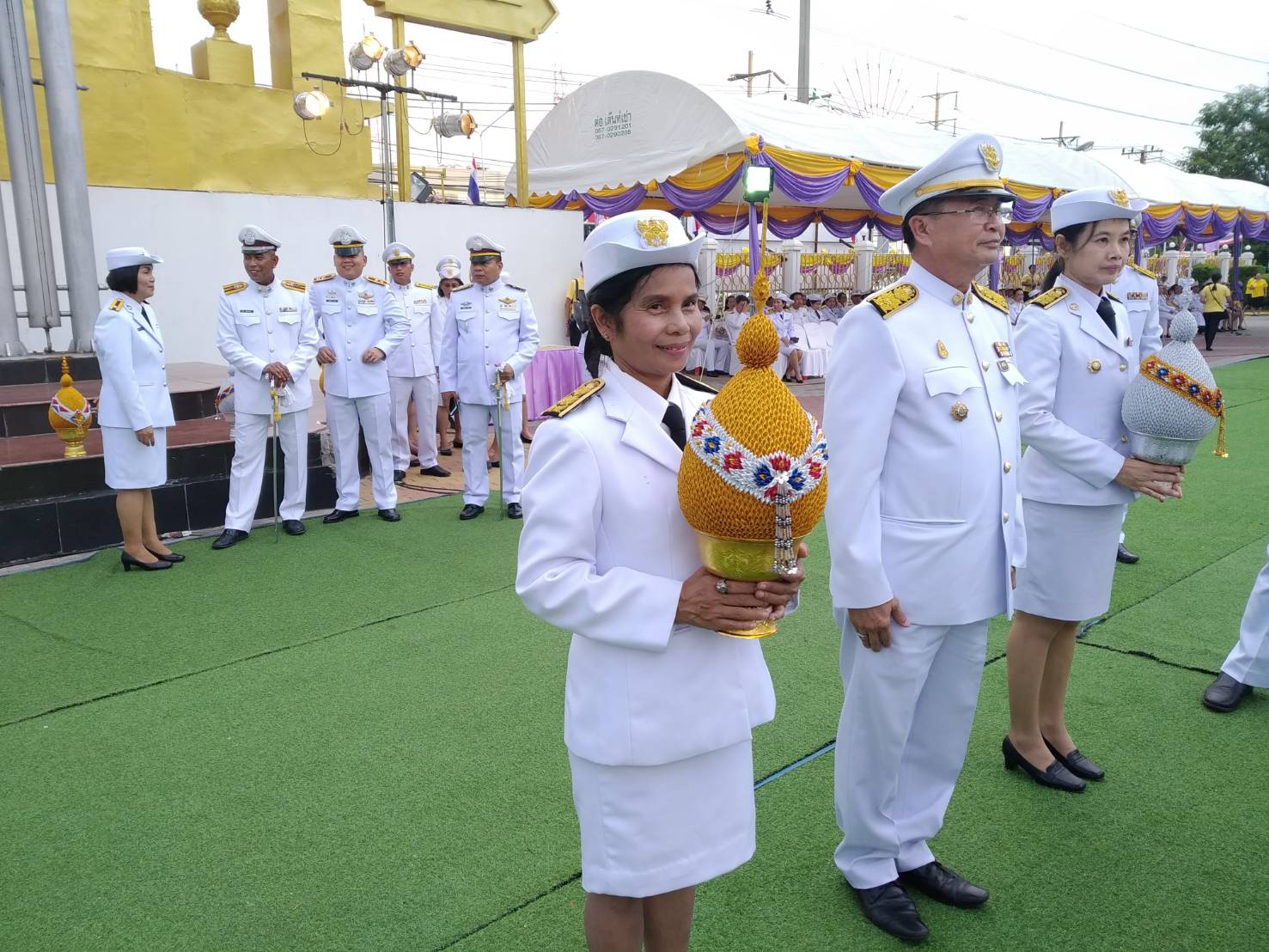 @ปทุมธานี “ผู้ว่าฯปทุมธานี นำชาวจังหวัดปทุมธานี ร่วมจุดเทียนถวายพระพรชัยมงคล เนื่องในโอกาสวันเฉลิมพระชนมพรรษา สมเด็จพระนางเจ้าฯ พระบรมราชินี “