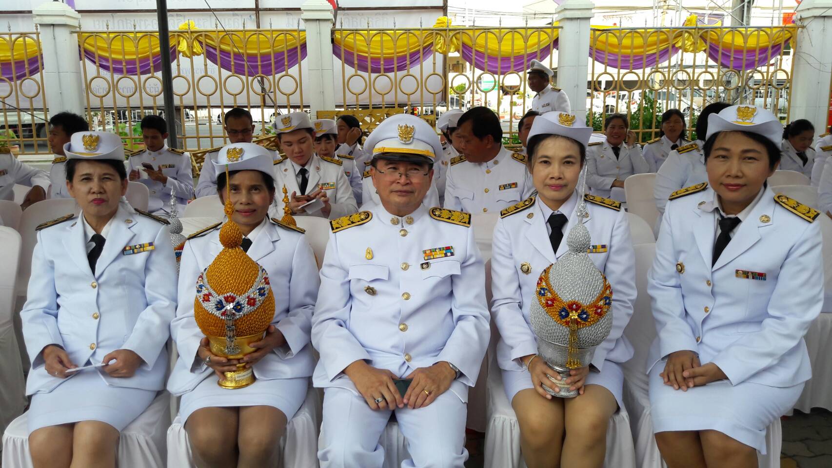 @ปทุมธานี “ผู้ว่าฯปทุมธานี นำชาวจังหวัดปทุมธานี ร่วมจุดเทียนถวายพระพรชัยมงคล เนื่องในโอกาสวันเฉลิมพระชนมพรรษา สมเด็จพระนางเจ้าฯ พระบรมราชินี “