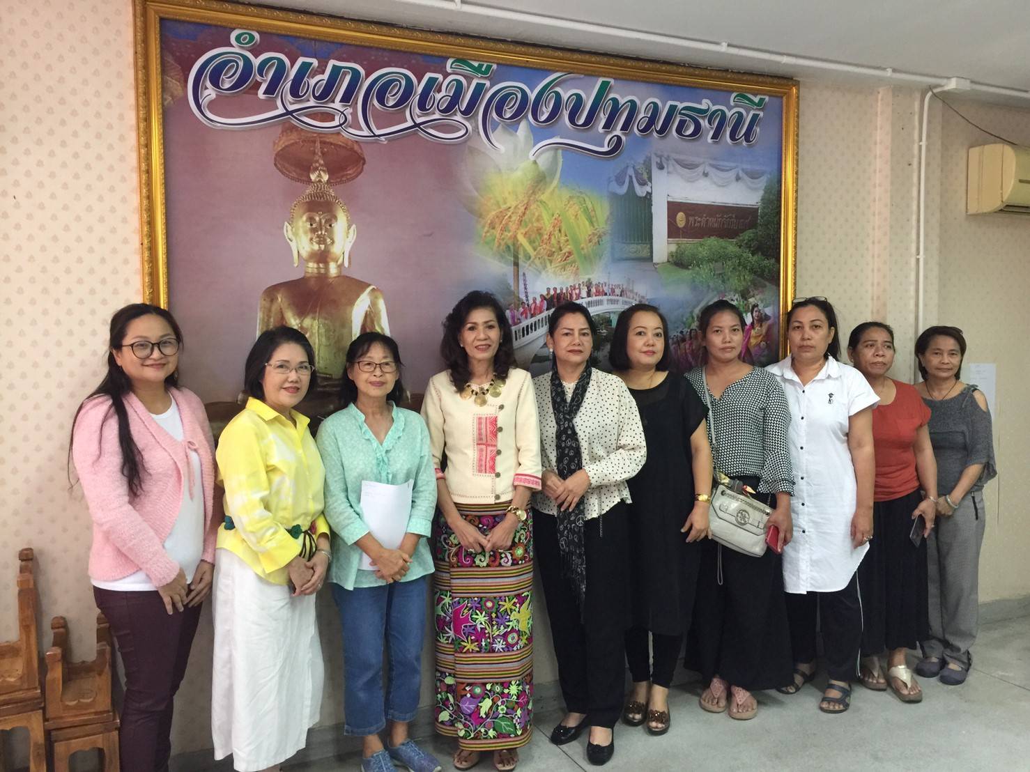 @ปทุมธานี ถิ่นบัวหลวง”ประชุม​ ผู้ผลิต​ ผู้ประกอบการ​ OTOP​ทั้งอำเภอ เพื่อจัดตั้งองค์กรพัฒนาผู้ผลิตผู้ประกอบการส​ตรี​ OTOP​”