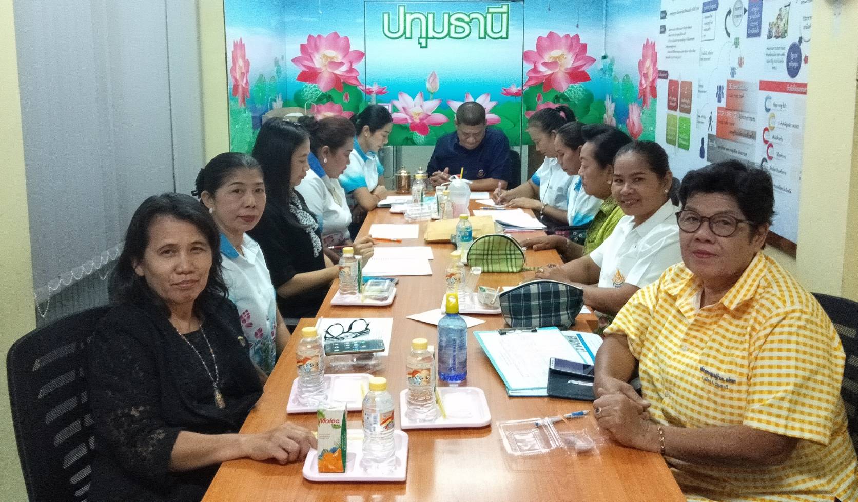“@ปทุมธานี ถิ่นบัวหลวง”ประชุมเตรียมความพร้อมโครงการพัฒนาศักยภาพสตรีไทยก้าวไกลยุคไทยแลนด์ ๔.๐ ปี ๒๕๖๒”