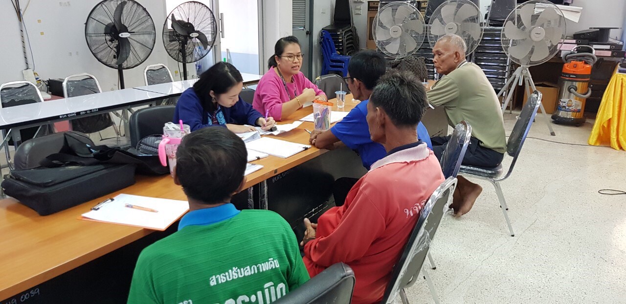 @ปทุมธานี ถิ่นบัวหลวง@”ติดตามการดำเนินงานโครงการ กข.คจ. และทำสัญญาผัดผ่อนการชำระหนี้ กข.คจ.บ้านนพรัตน์พัฒนา”