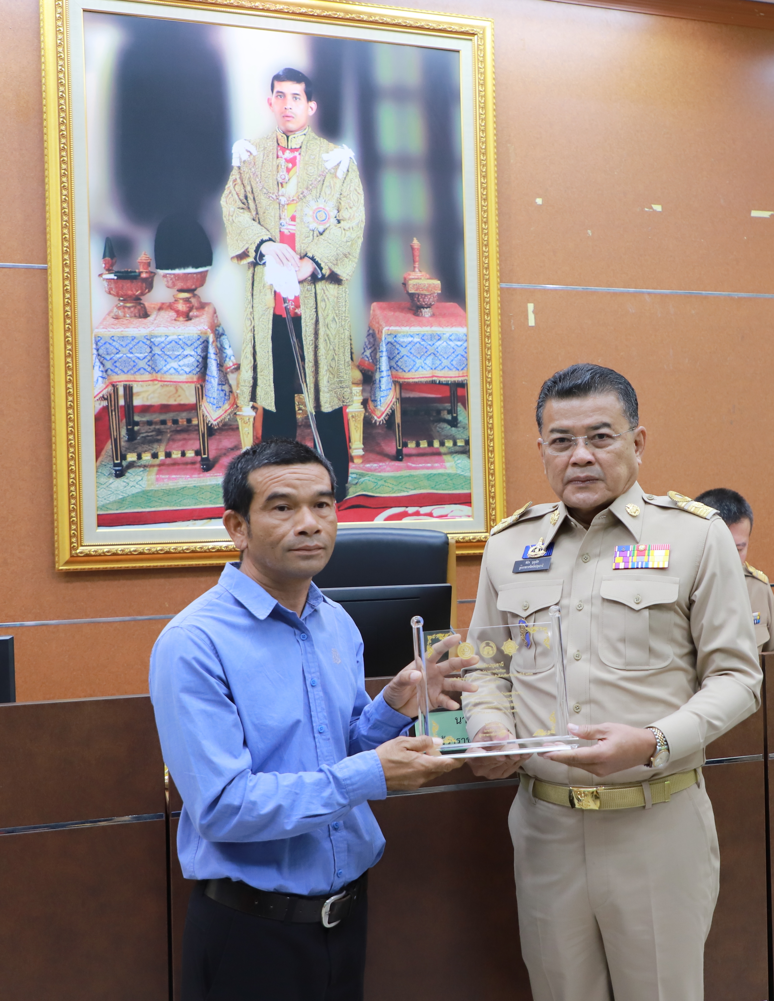 “@ปทุมธานี ถิ่นบัวหลวง”ประชุมกรมการจังหวัดปทุมธานี ประจำเดือน พย.๒๕๖๒ พร้อมมอบโล่และรางวัล”ศูนย์เรียนรู้กองทุนแม่ดีเด่นจังหวัดปทุมธานีประจำปี ๒๕๖๒”