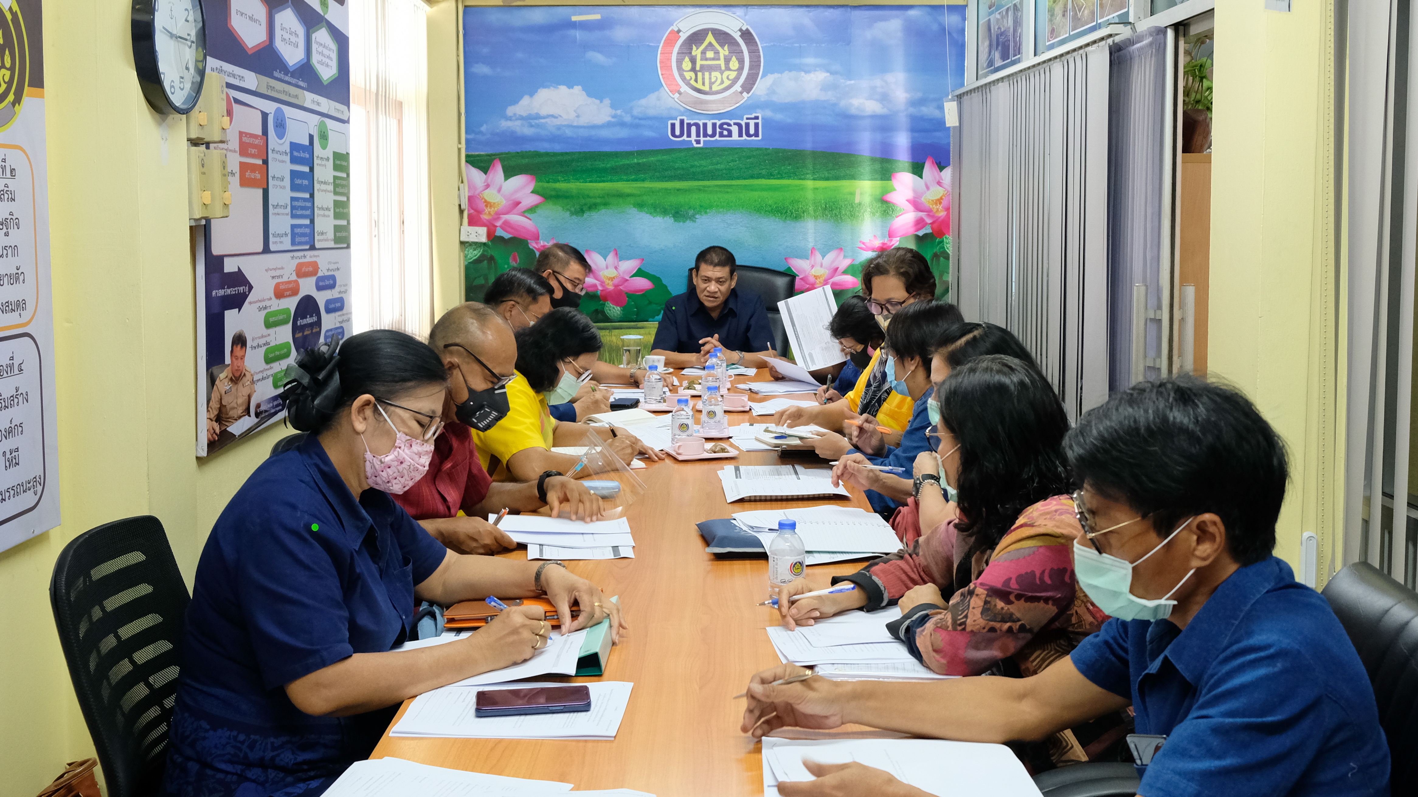 ประชุมชี้แจงแนวทางการเสนอโครงการภายใต้กรอบนโยบายฟื้นฟูเศรษฐกิจและสังคมของประเทศ