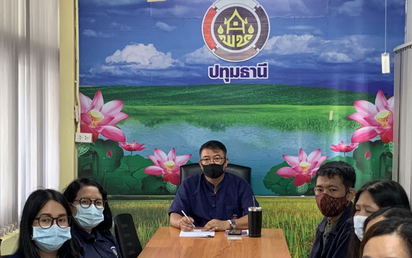 @ปทุมธานี “สพจ.ปทุมธานี ร่วมรับฟังการประชุมติดตามกองทุนพัฒนาบทบาทสตรี ผ่านระบบวีดิทัศน์ทางไกล (Video Conference)”