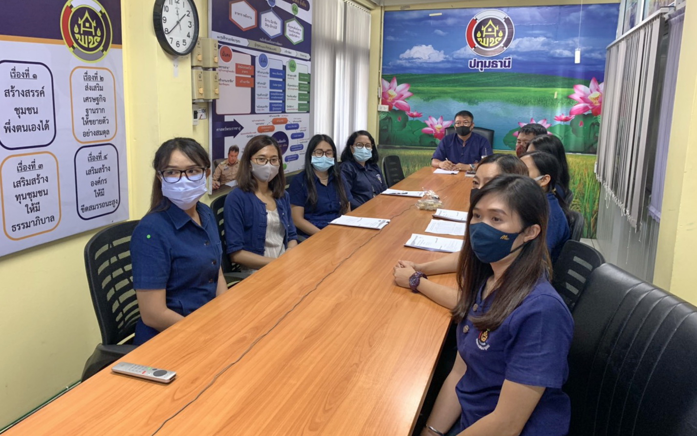 @ปทุมธานี “สพจ.ปทุมธานี ร่วมรับฟังการประชุมติดตามกองทุนพัฒนาบทบาทสตรี ผ่านระบบวีดิทัศน์ทางไกล (Video Conference)”