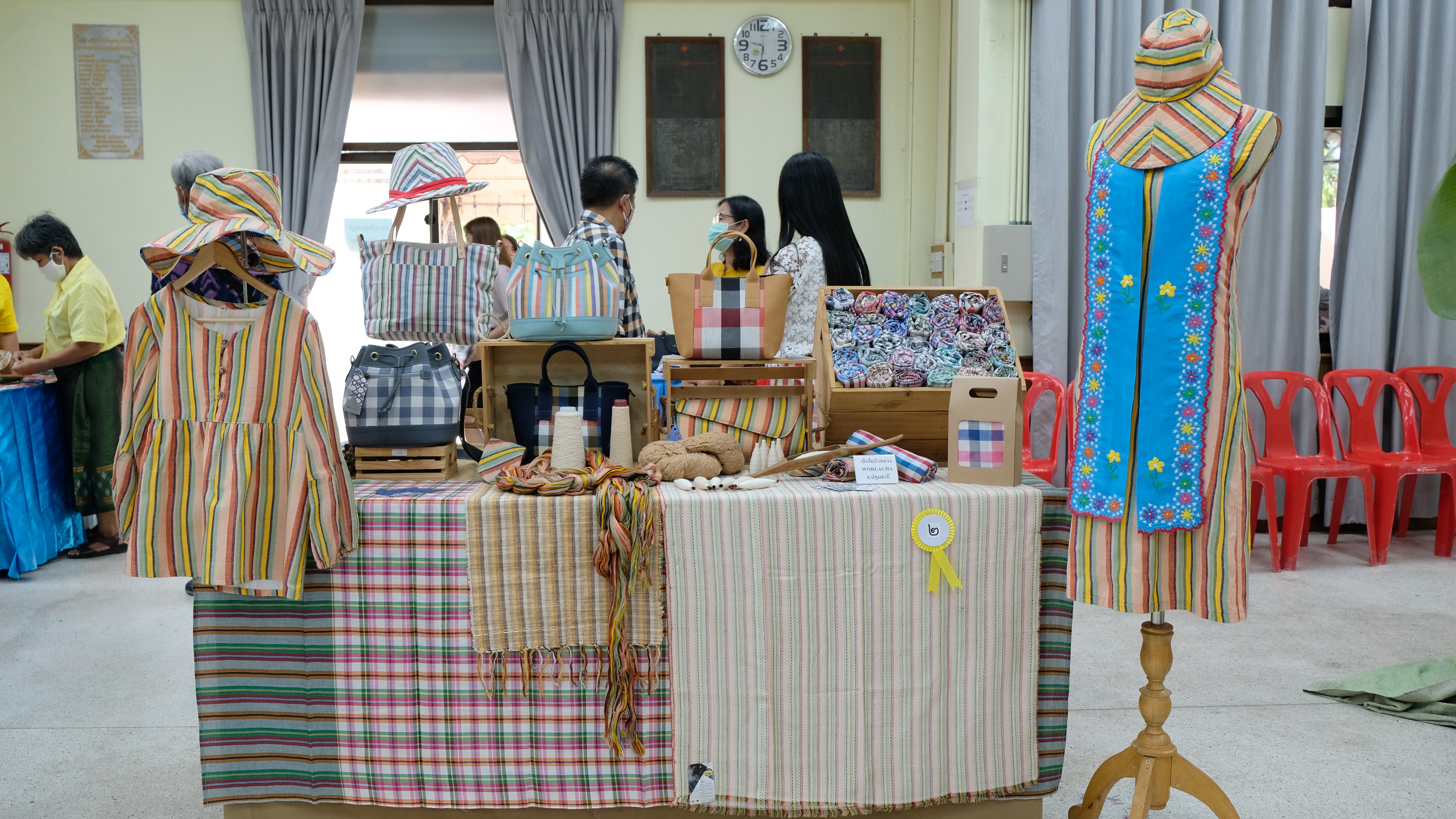 @ปทุมธานี ถิ่นบัวหลวง “โครงการประกวดผ้าจังหวัดปทุมธานีและผ้าพื้นถิ่น”