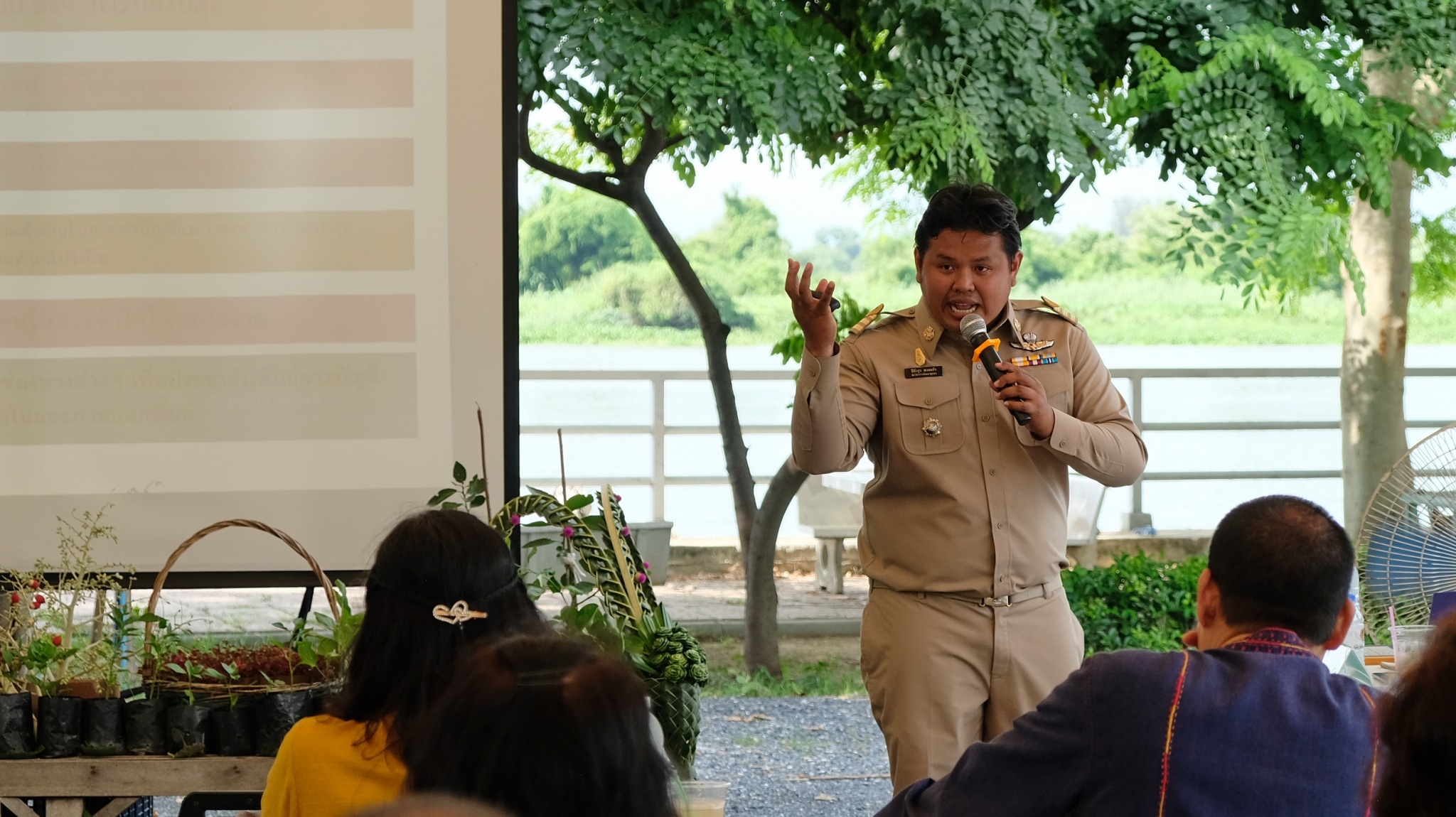 @ปทุมธานี ถิ่นบัวหลวง “คัดเลือกข้าราชการ ลูกจ้างประจำ พนักงานราชการดีเด่น ๒๕๖๓”