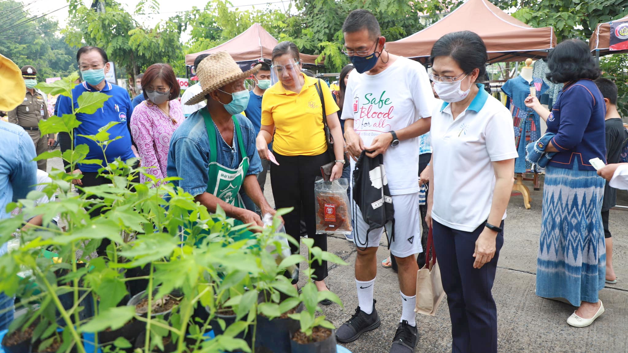 @ปทุมธานี ถิ่นบัวหลวง “พช.ปทุมธานี จัดกิจกรรม ถนนคนเดินจัตุรัสปทุมธานี ๒๕๖๓”