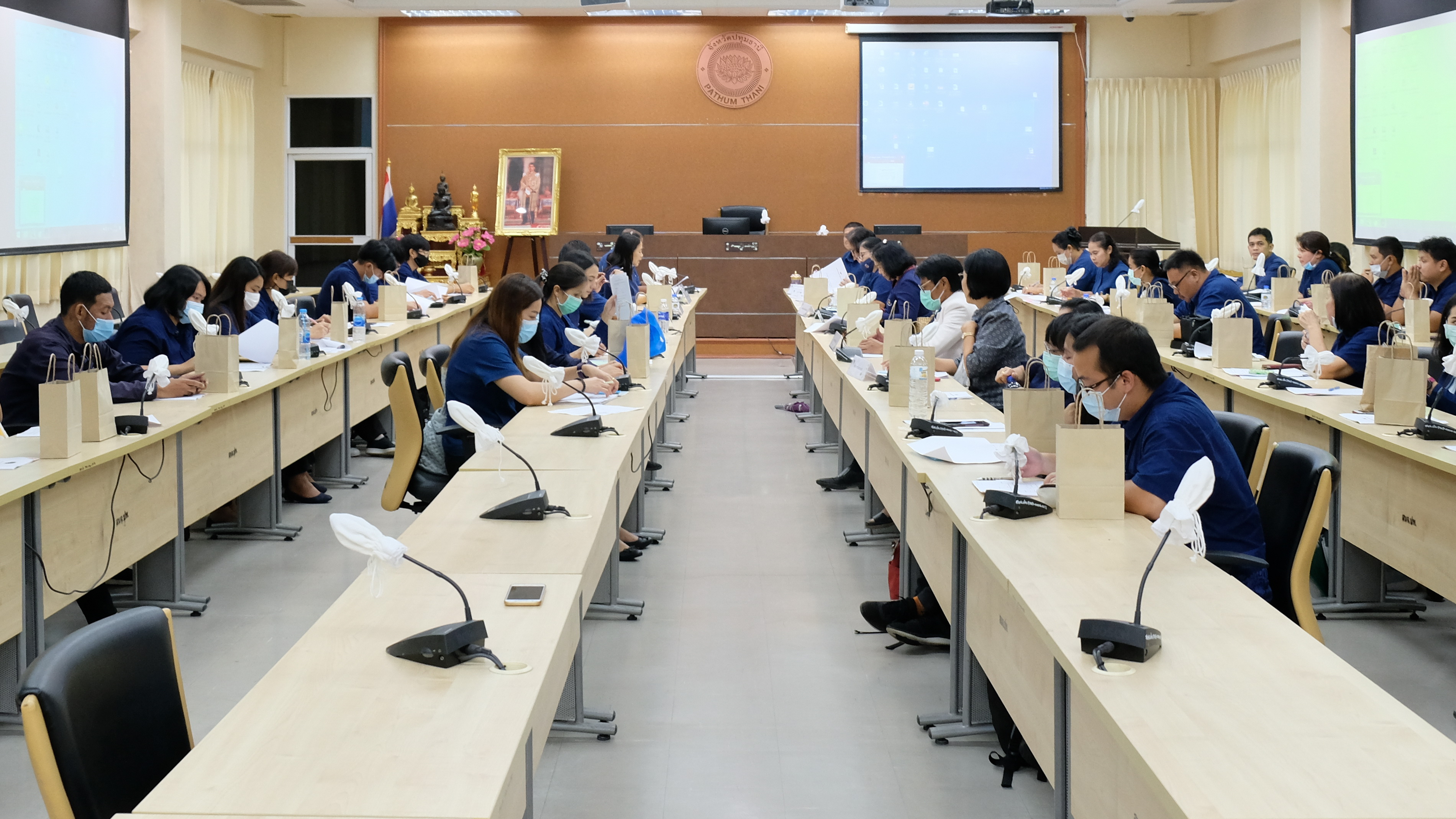 @ปทุมธานี ถิ่นบัวหลวง “พช.ปทุมธานี ประชุมโครงการสัมมนาวิชาการฯ ประจำปี พ.ศ. ๒๕๖๔”