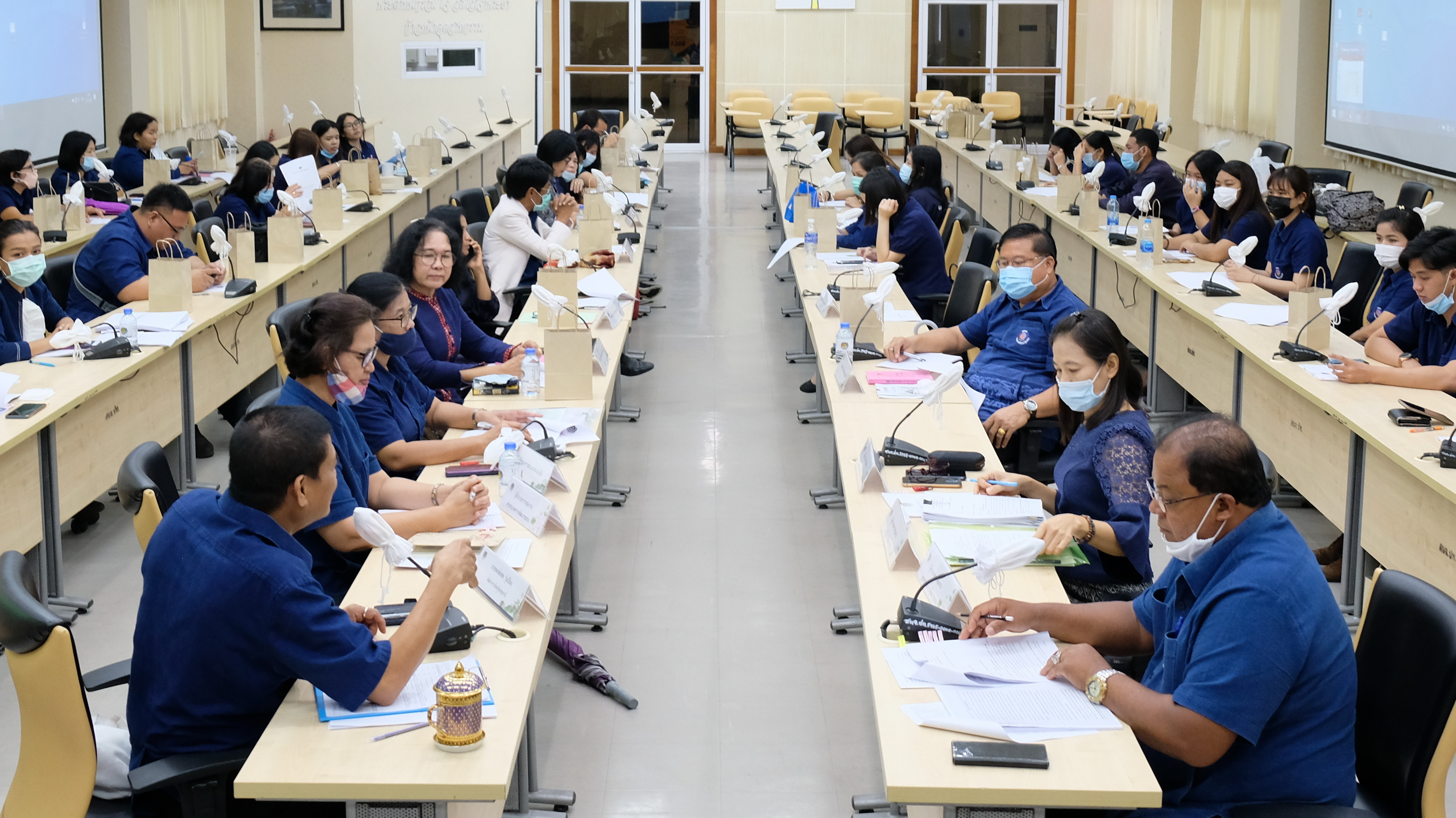 @ปทุมธานี ถิ่นบัวหลวง “พช.ปทุมธานี ประชุมโครงการสัมมนาวิชาการฯ ประจำปี พ.ศ. ๒๕๖๔”