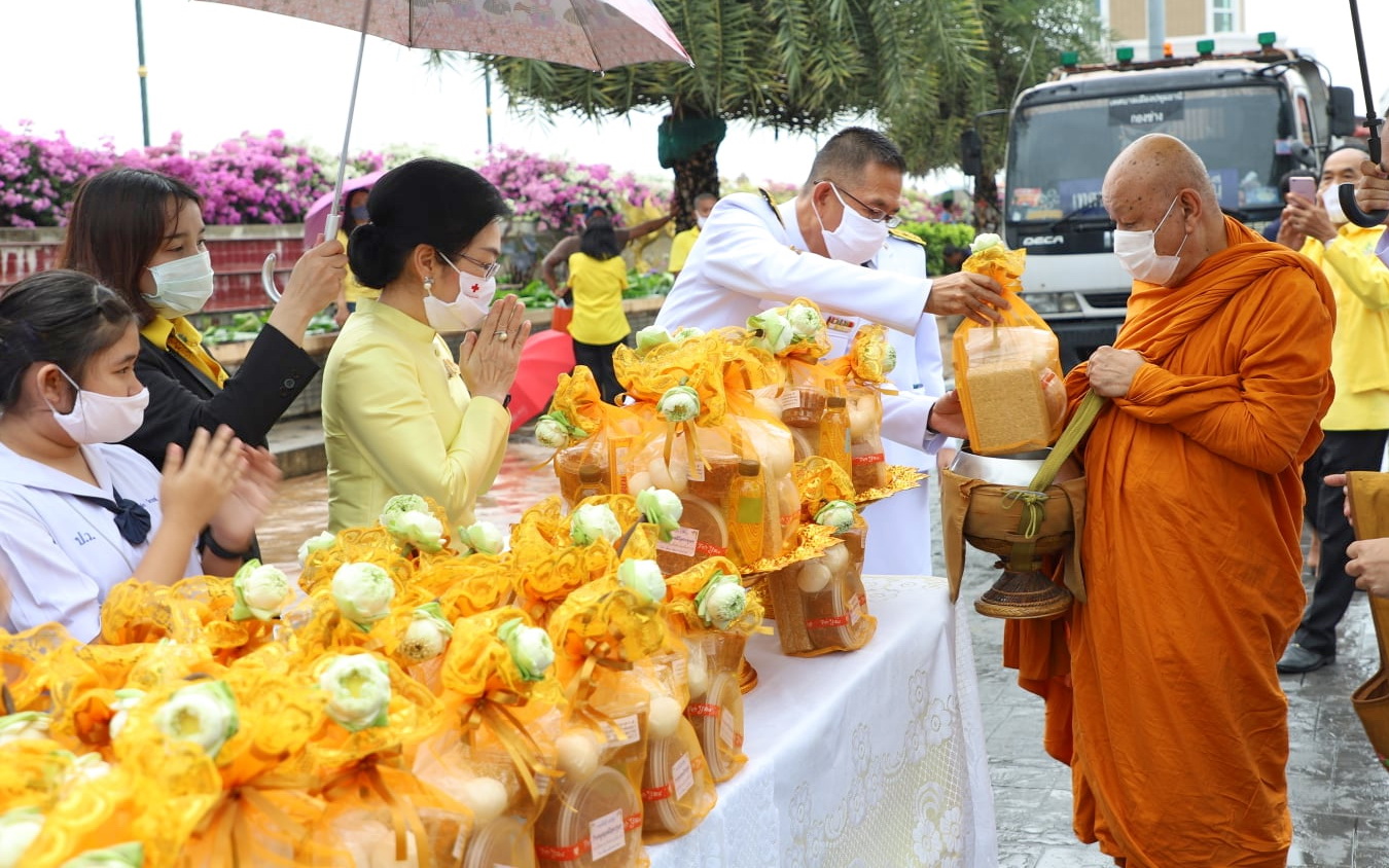 @ปทุมธานี ถิ่นบัวหลวง “พช.ปทุมธานี ร่วมพิธีวันคล้ายวันสวรรคต รัชกาลที่ ๙”
