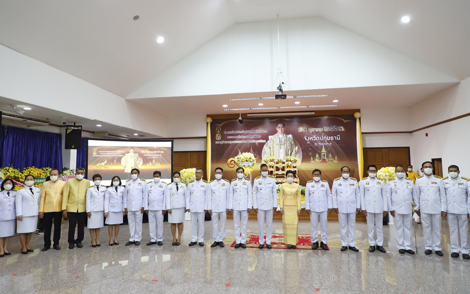 @ปทุมธานี ถิ่นบัวหลวง “พช.ปทุมธานี ร่วมพิธีจุดเทียนเพื่อน้อมรำลึกในพระมหากรุณาธิคุณ ร.๙”