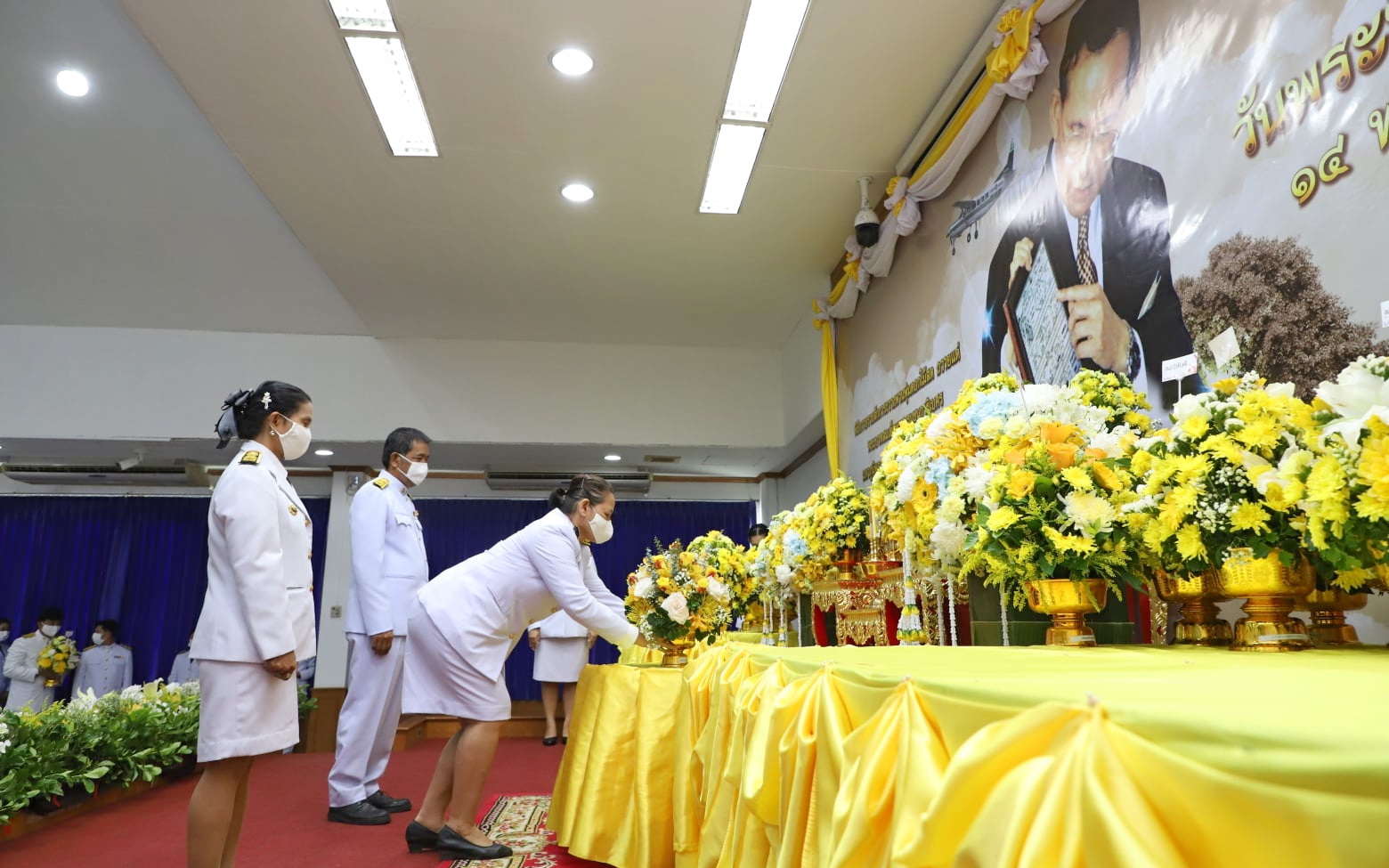 @ปทุมธานี ถิ่นบัวหลวง “พช.ปทุมธานี ร่วมพิธีวางพานพุ่มเนื่องในวันพระบิดาแห่งฝนหลวง ประจำปี ๒๕๖๓”