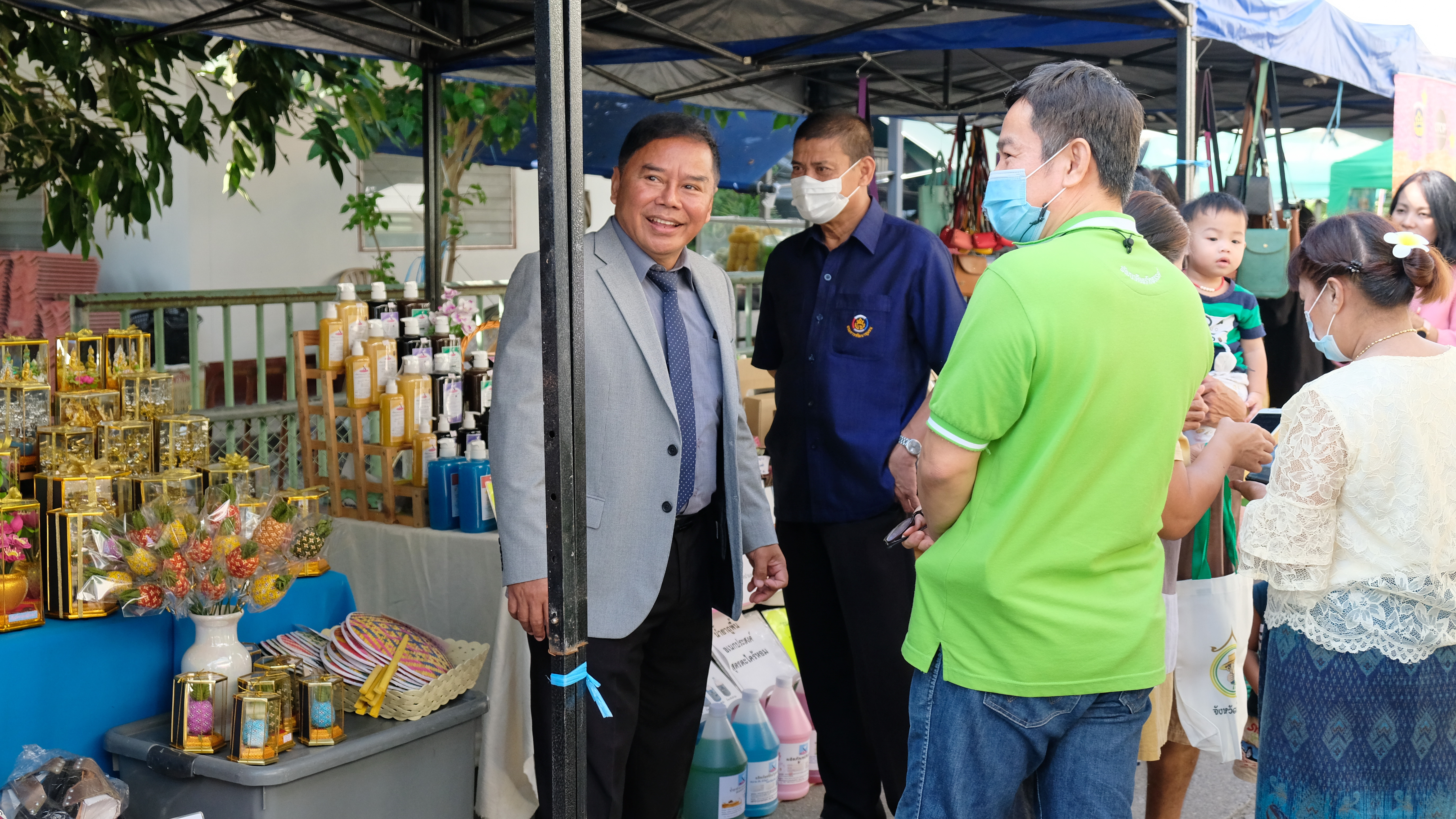 @ปทุมธานี ถิ่นบัวหลวง “พช.ปทุมธานี นำร้านค้าตลาดประชารัฐคนไทยยิ้มได้ ร่วมงาน Pathumthani Farmer Market”