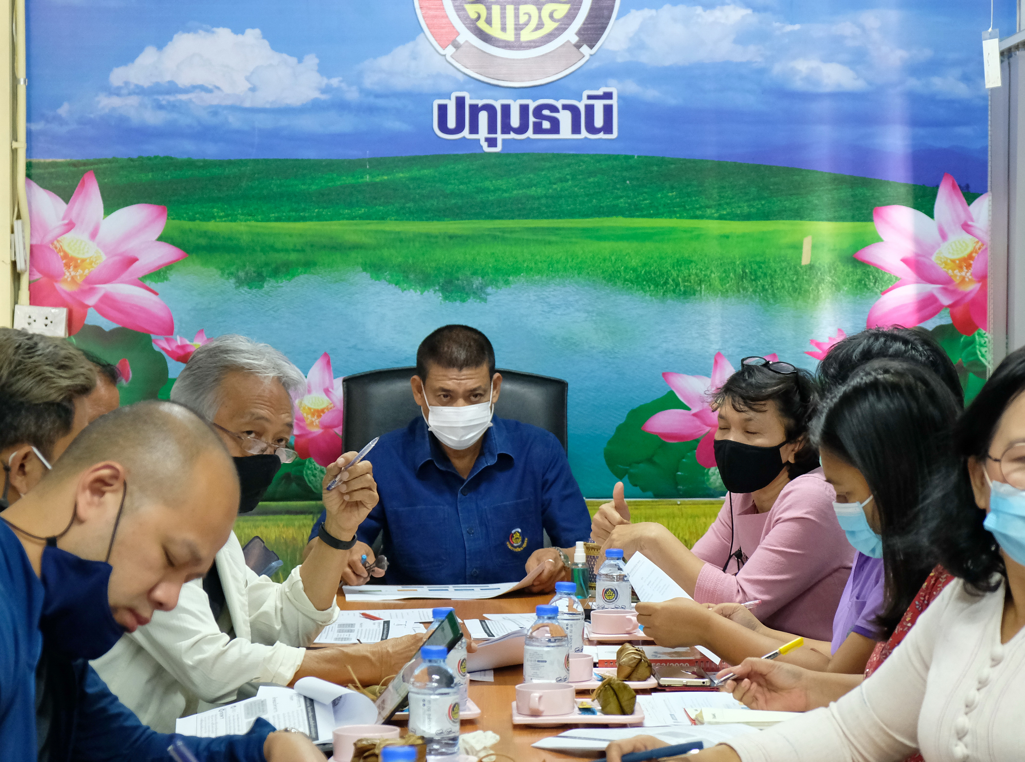 @ปทุมธานี ถิ่นบัวหลวง “พช.ปทุมธานี ประชุมโครงการพัฒนาและเสริมสร้างความเข้มแข็งของเศรษฐกิจฐานราก”