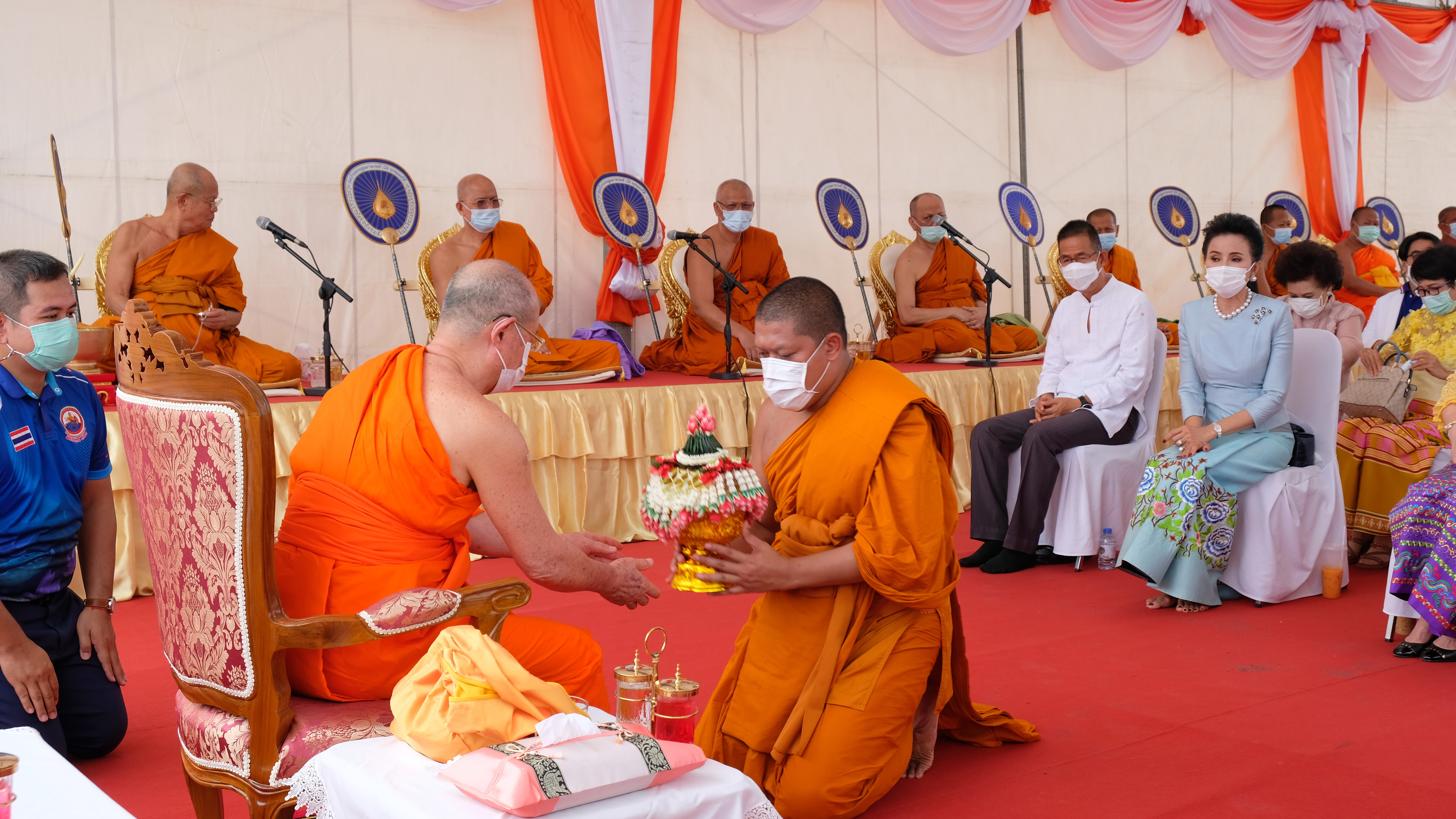 พจ.ปทุมธานี “ร่วมพิธีบูรณะปฏิสังขรณ์ “ยกวัดร้างเป็นวัดให้มีพระภิกษุอยู่จำพรรษา” และพิธีบวงสรวงบูชาเทพยดา”