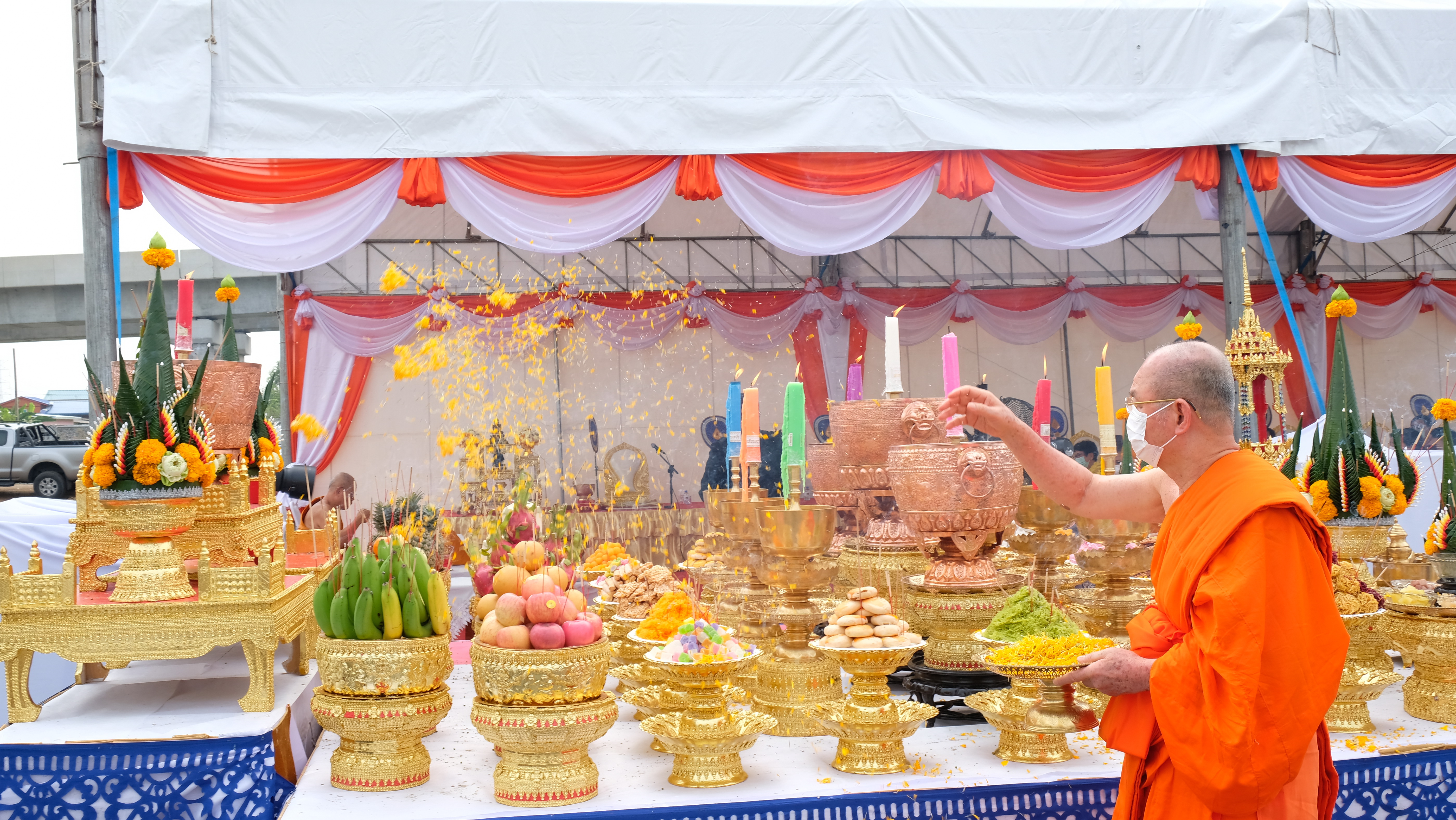 พจ.ปทุมธานี “ร่วมพิธีบูรณะปฏิสังขรณ์ “ยกวัดร้างเป็นวัดให้มีพระภิกษุอยู่จำพรรษา” และพิธีบวงสรวงบูชาเทพยดา”