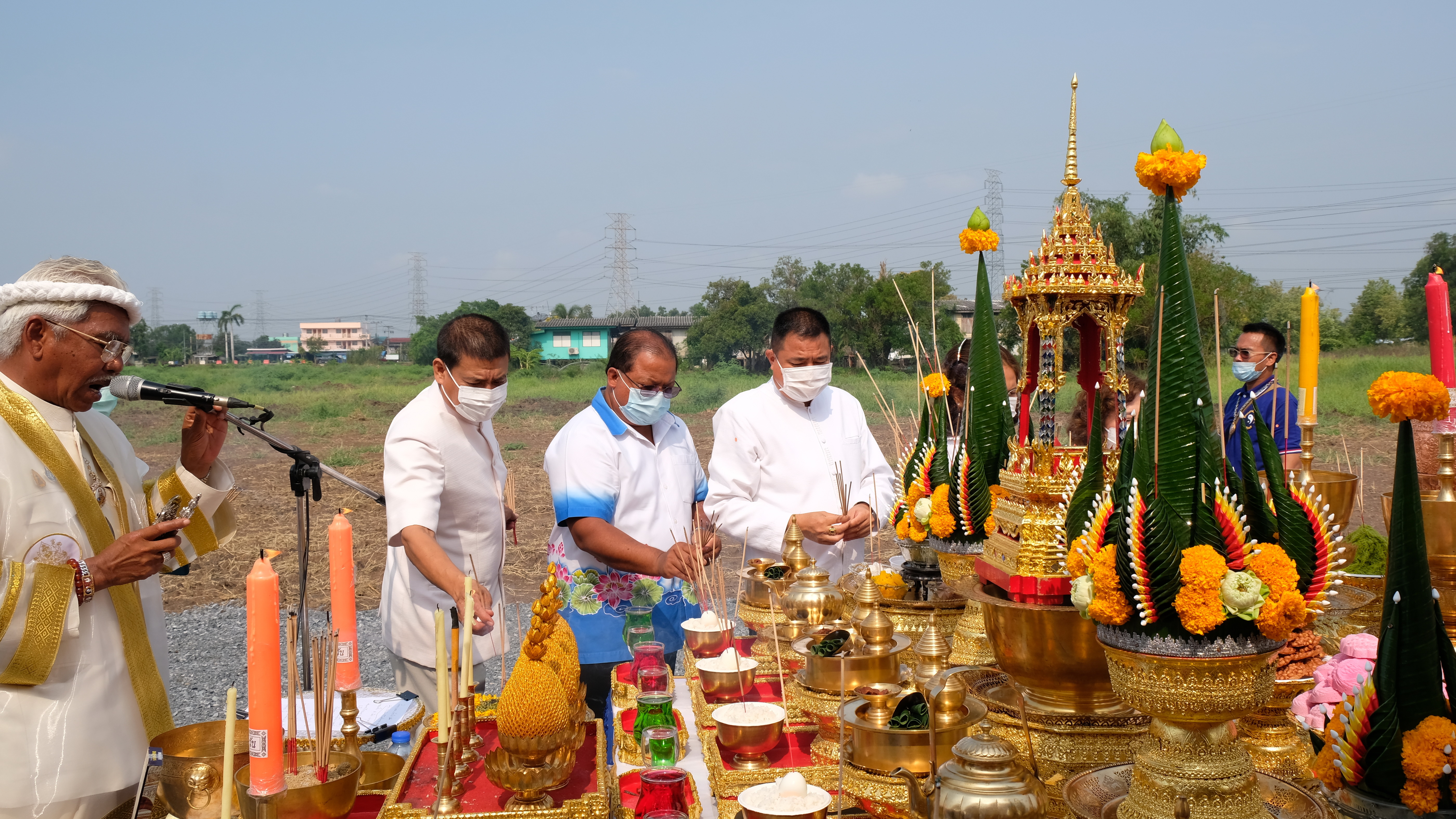 พจ.ปทุมธานี “ร่วมพิธีบูรณะปฏิสังขรณ์ “ยกวัดร้างเป็นวัดให้มีพระภิกษุอยู่จำพรรษา” และพิธีบวงสรวงบูชาเทพยดา”